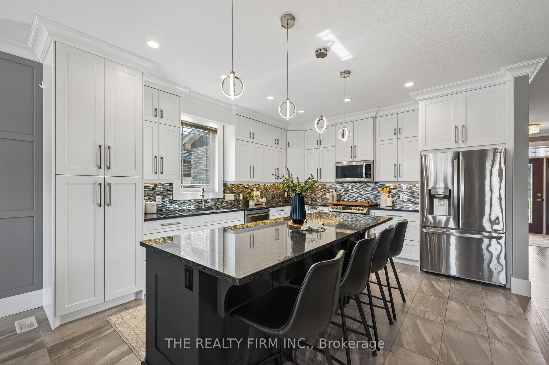 Photo 11 of 82 Ashby Crescent, Strathroy-Caradoc, SW — HOMEH