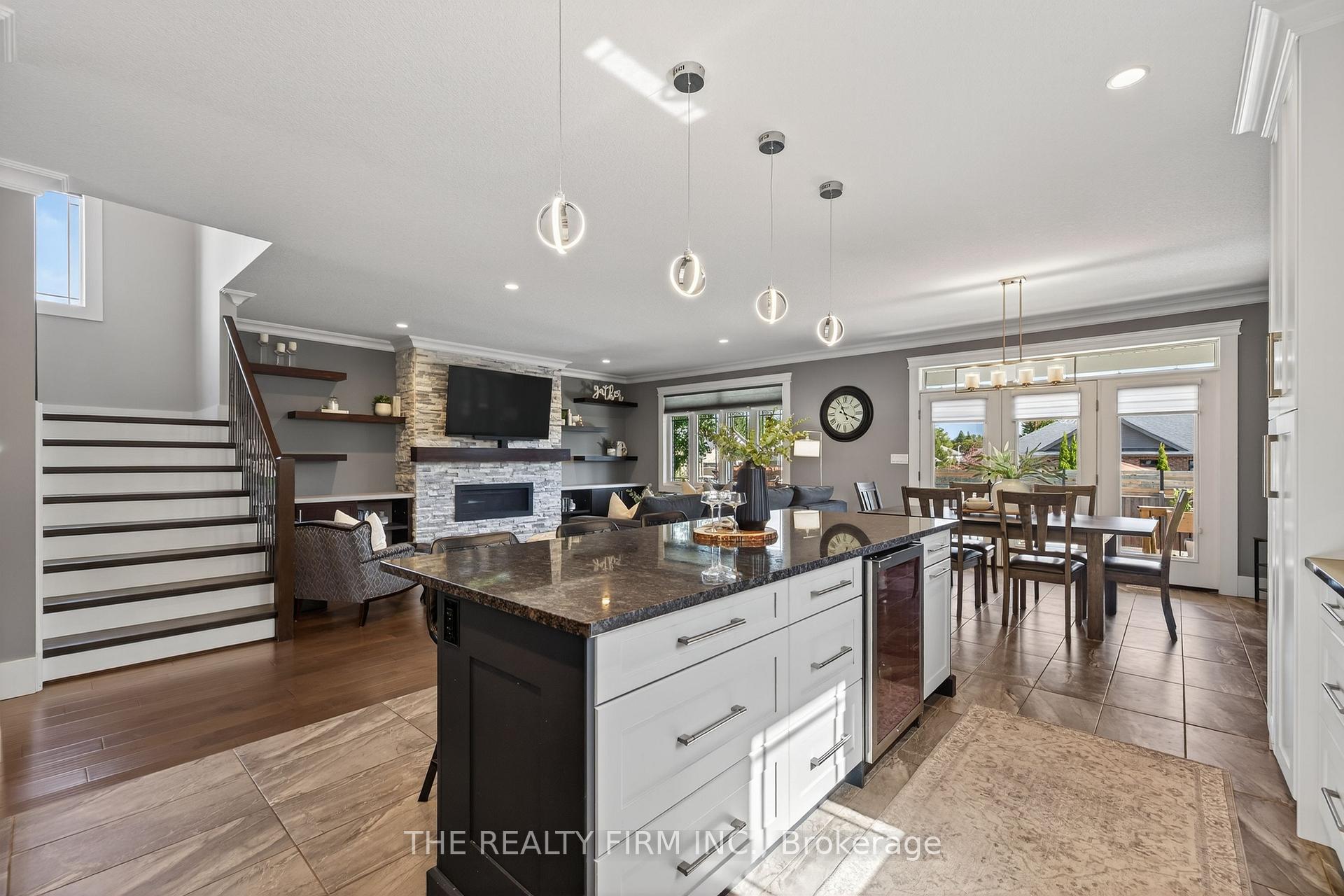 Photo 12 of 82 Ashby Crescent, Strathroy-Caradoc, SW — HOMEH