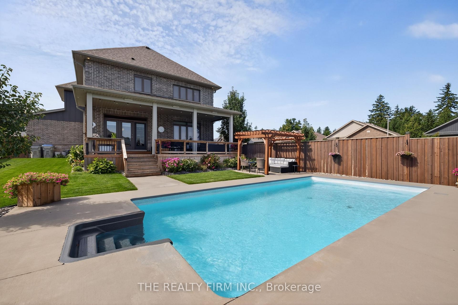 Photo 41 of 82 Ashby Crescent, Strathroy-Caradoc, SW — HOMEH