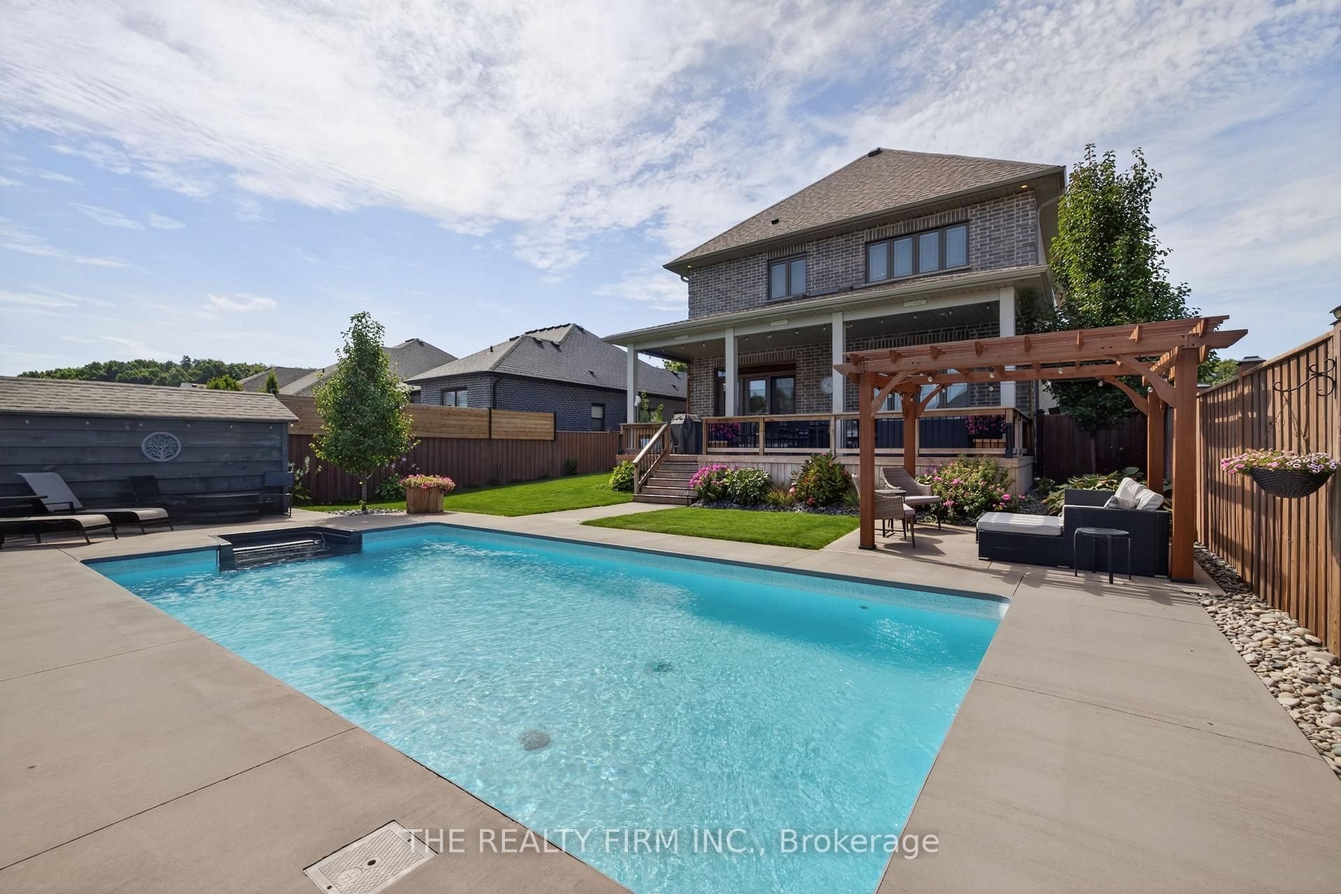 Photo 42 of 82 Ashby Crescent, Strathroy-Caradoc, SW — HOMEH