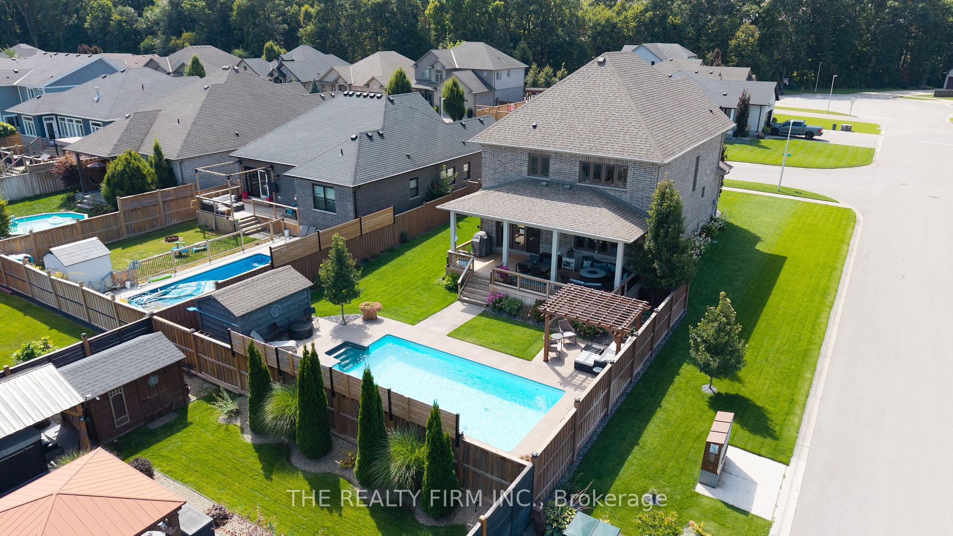Photo 46 of 82 Ashby Crescent, Strathroy-Caradoc, SW — HOMEH
