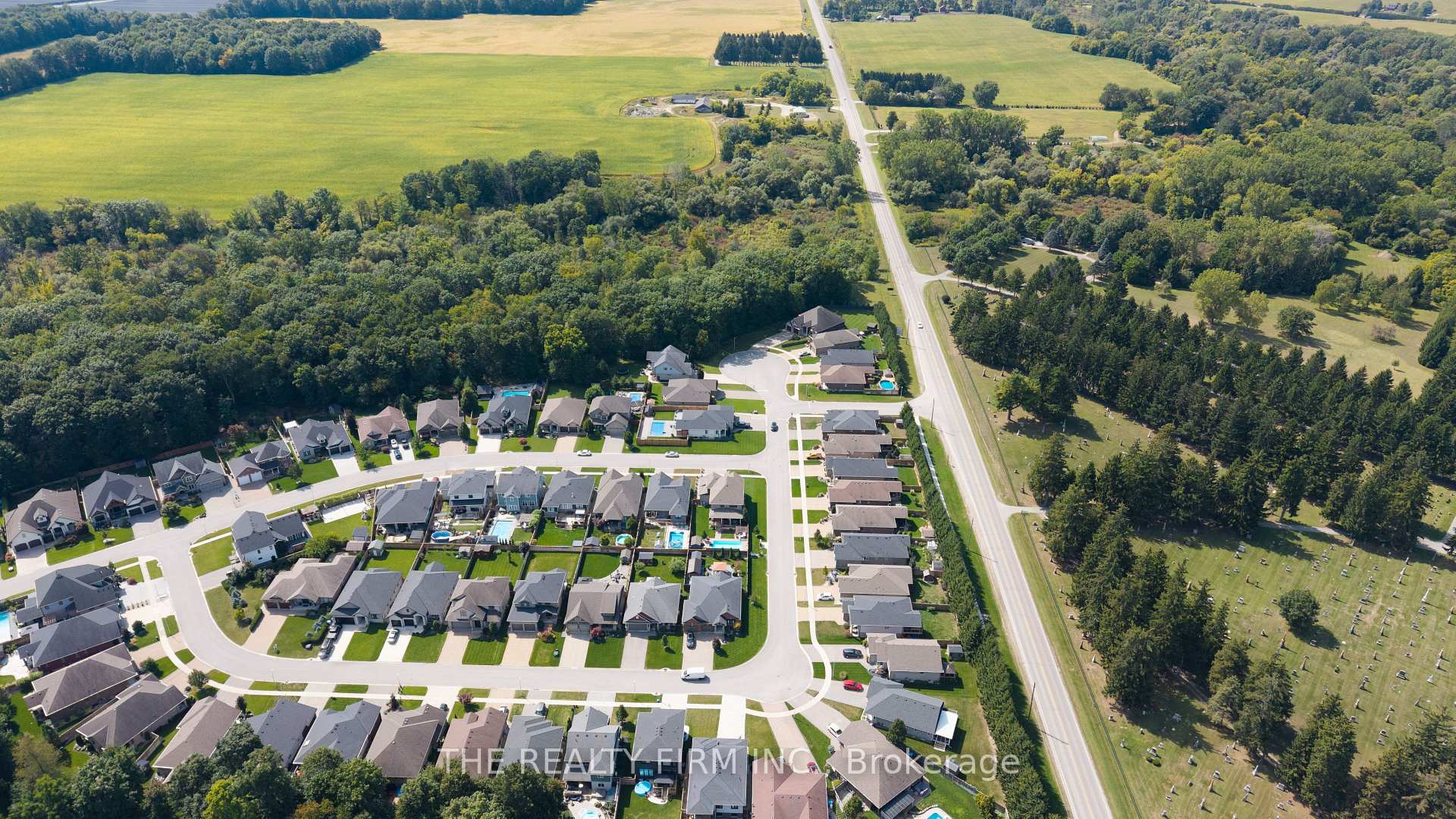 Photo 49 of 82 Ashby Crescent, Strathroy-Caradoc, SW — HOMEH