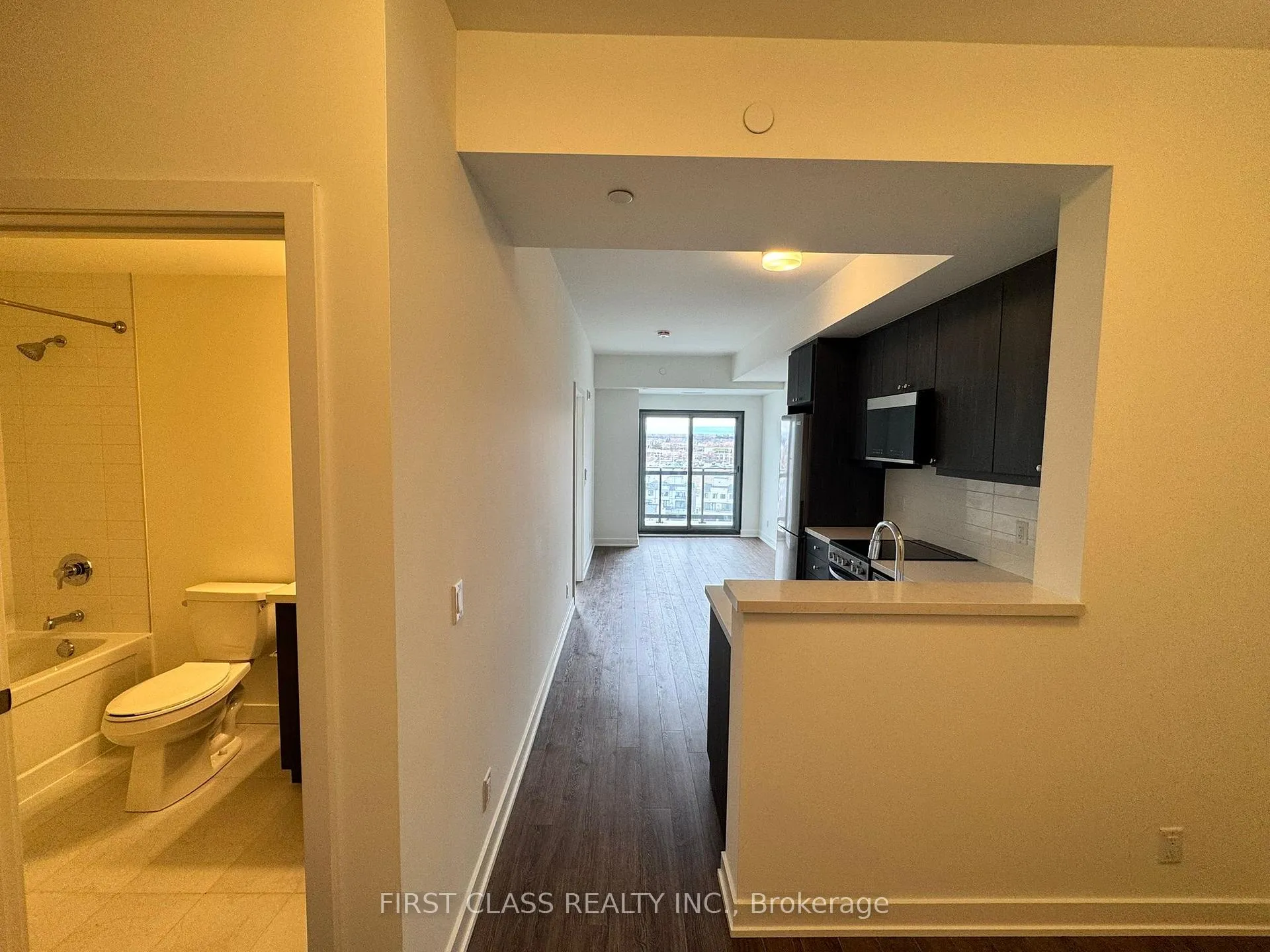 Photo 2 of 51 Clarington Boulevard, Clarington, Bowmanville — HOMEH