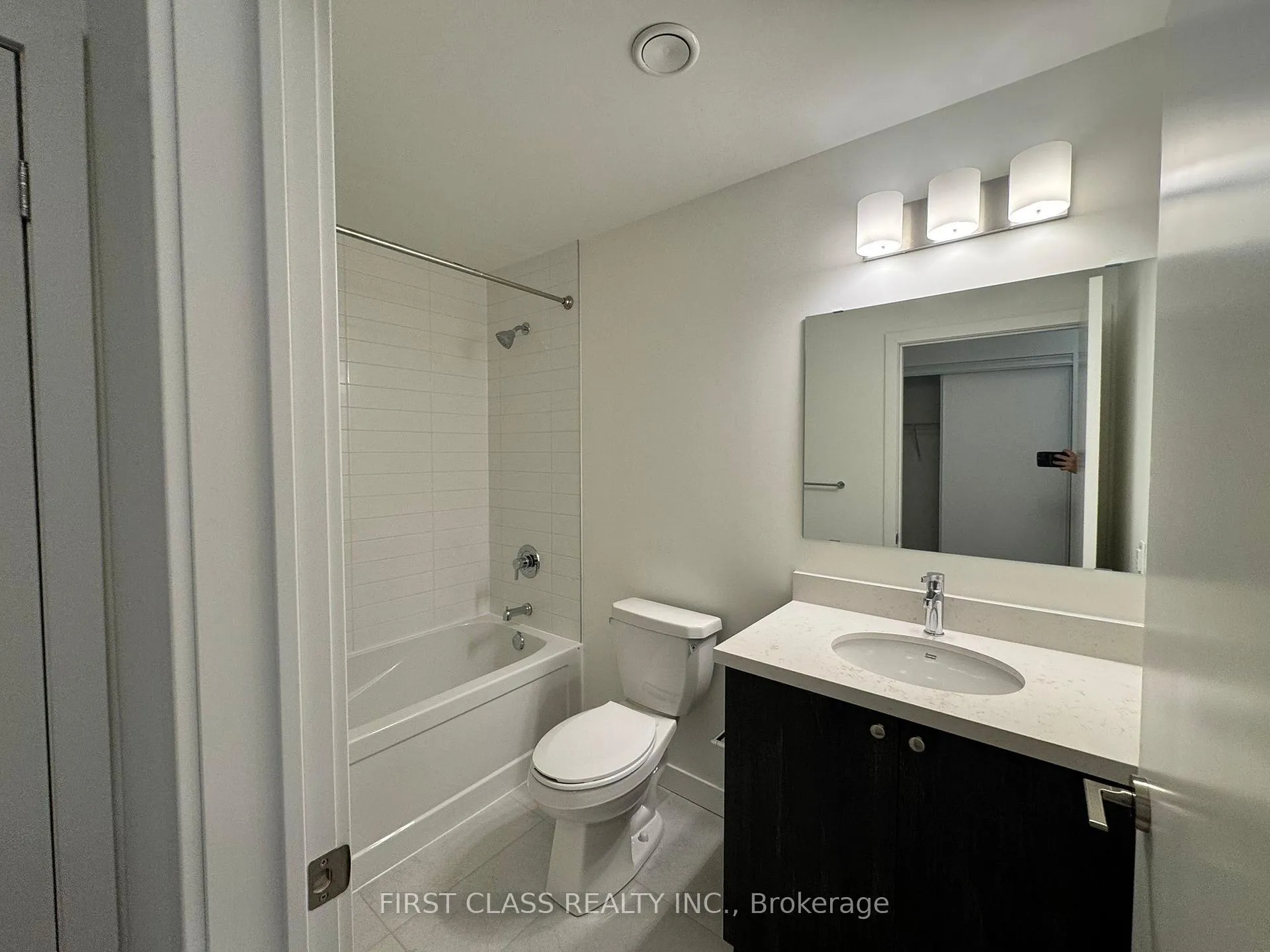 Photo 12 of 51 Clarington Boulevard, Clarington, Bowmanville — HOMEH