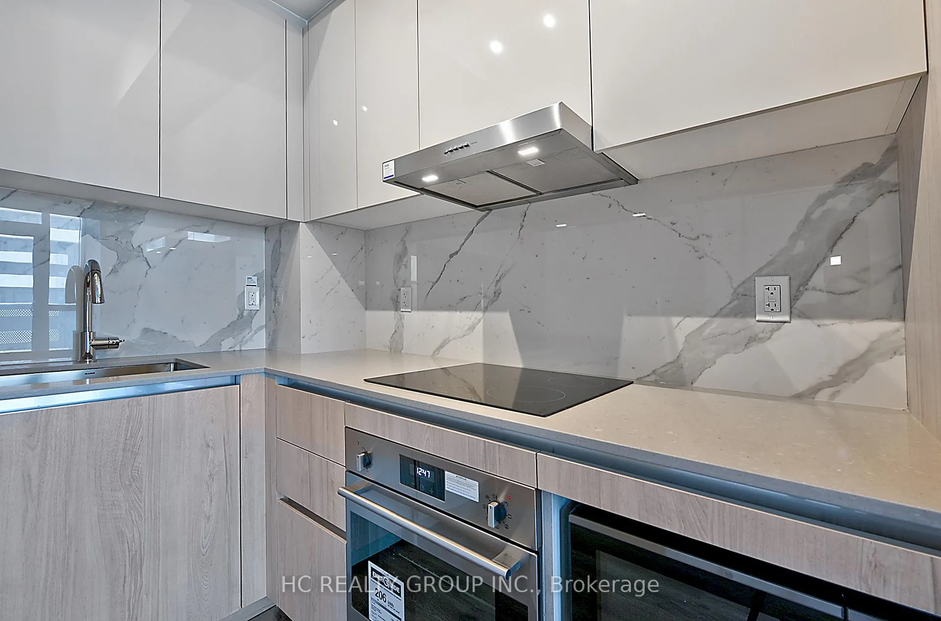 Photo 3 of Unit 801, 225 Commerce Street, Vaughan, Vaughan Corporate Centre — HOMEH