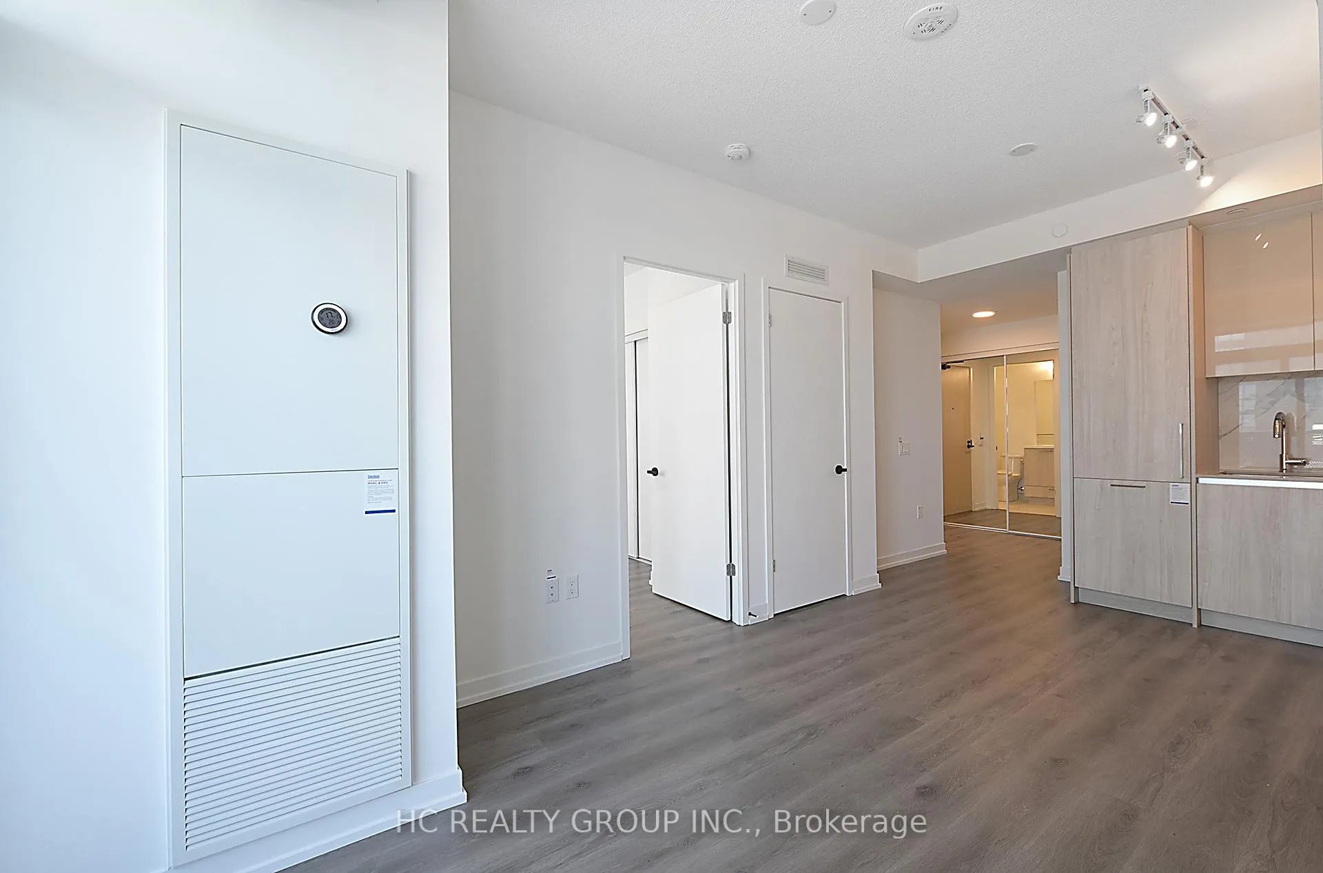 Photo 7 of Unit 801, 225 Commerce Street, Vaughan, Vaughan Corporate Centre — HOMEH