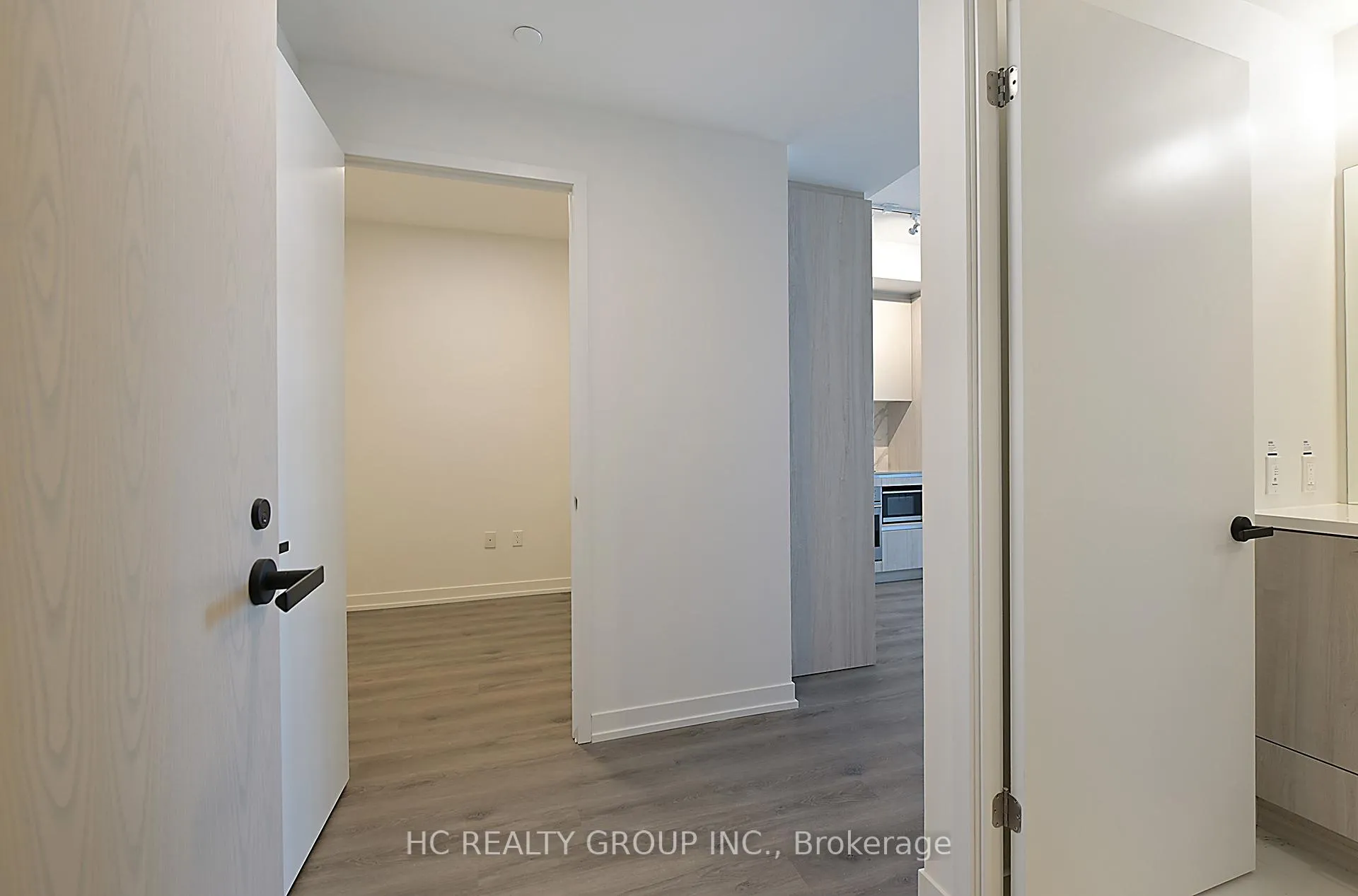 Photo 9 of Unit 801, 225 Commerce Street, Vaughan, Vaughan Corporate Centre — HOMEH