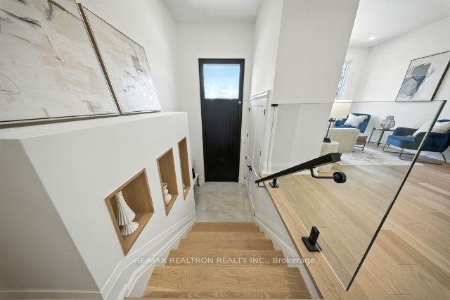Photo 5 of 7B Bracebridge Avenue, Toronto, Woodbine-Lumsden — HOMEH