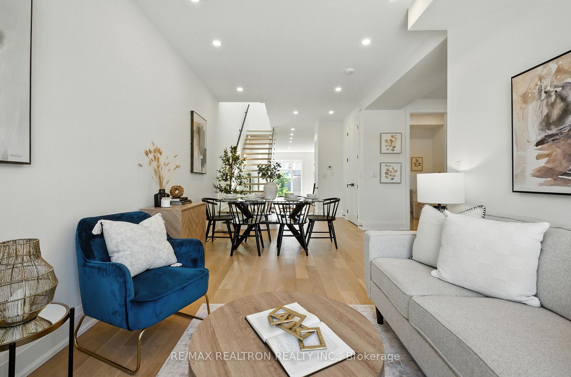 Photo 8 of 7B Bracebridge Avenue, Toronto, Woodbine-Lumsden — HOMEH