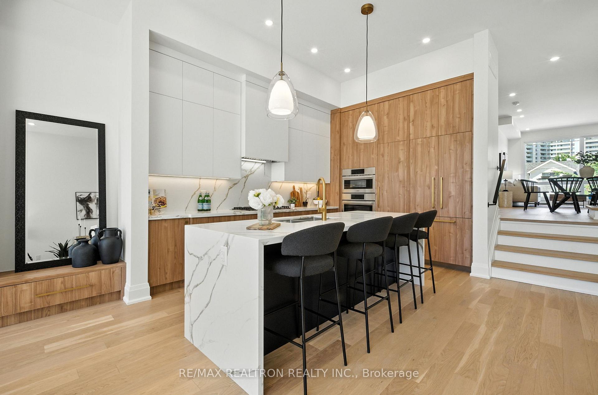 Photo 13 of 7B Bracebridge Avenue, Toronto, Woodbine-Lumsden — HOMEH