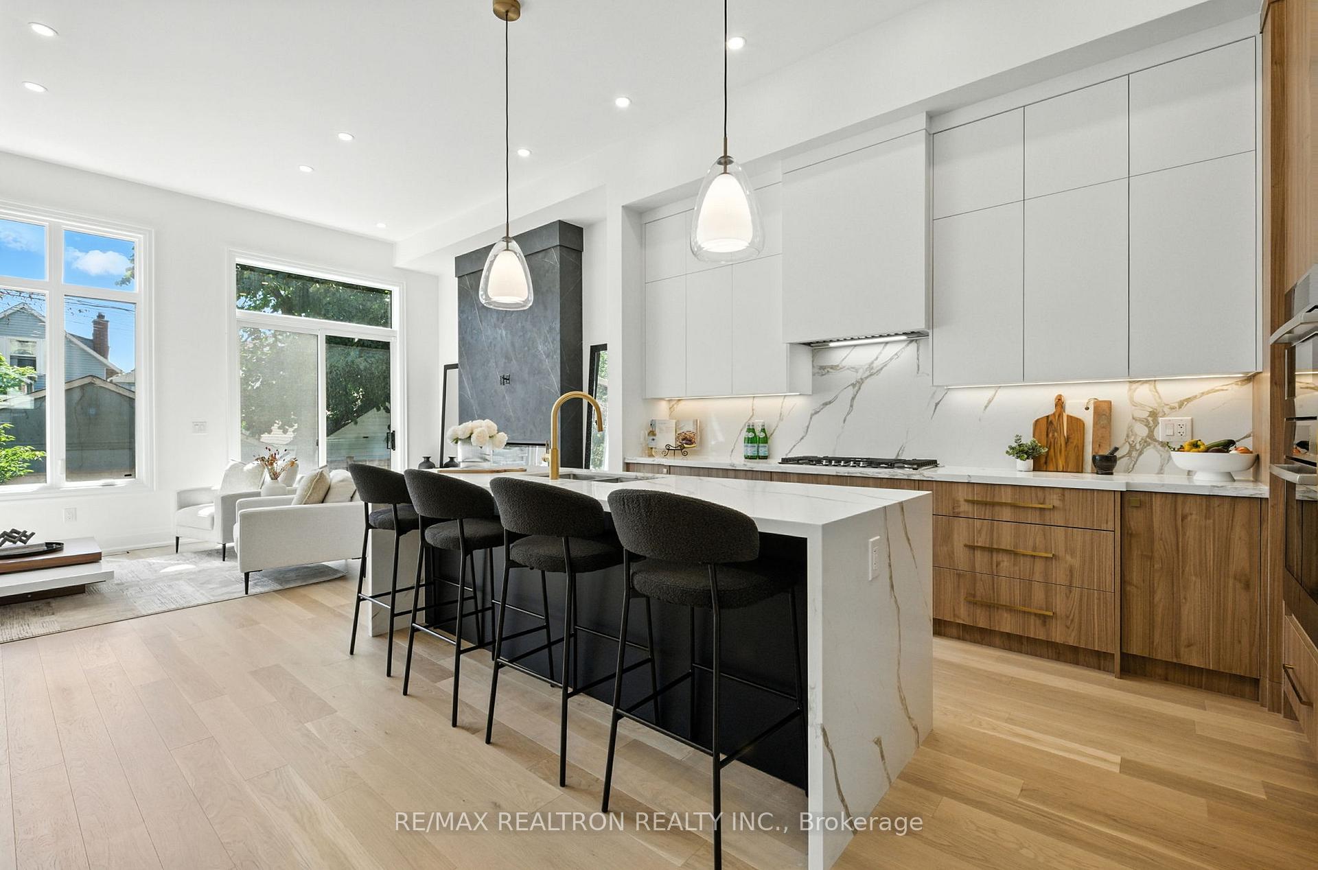 Photo 16 of 7B Bracebridge Avenue, Toronto, Woodbine-Lumsden — HOMEH