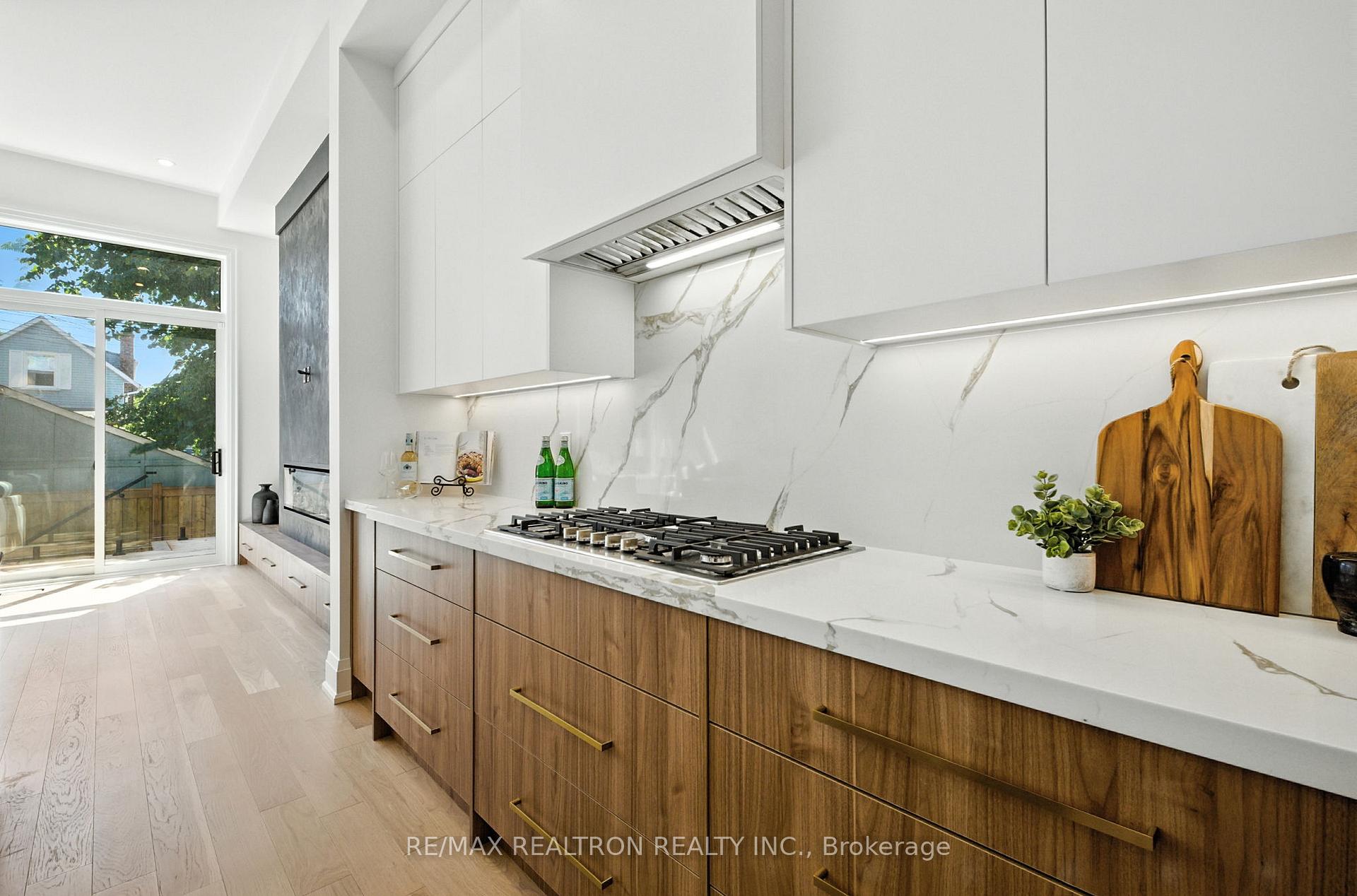 Photo 17 of 7B Bracebridge Avenue, Toronto, Woodbine-Lumsden — HOMEH