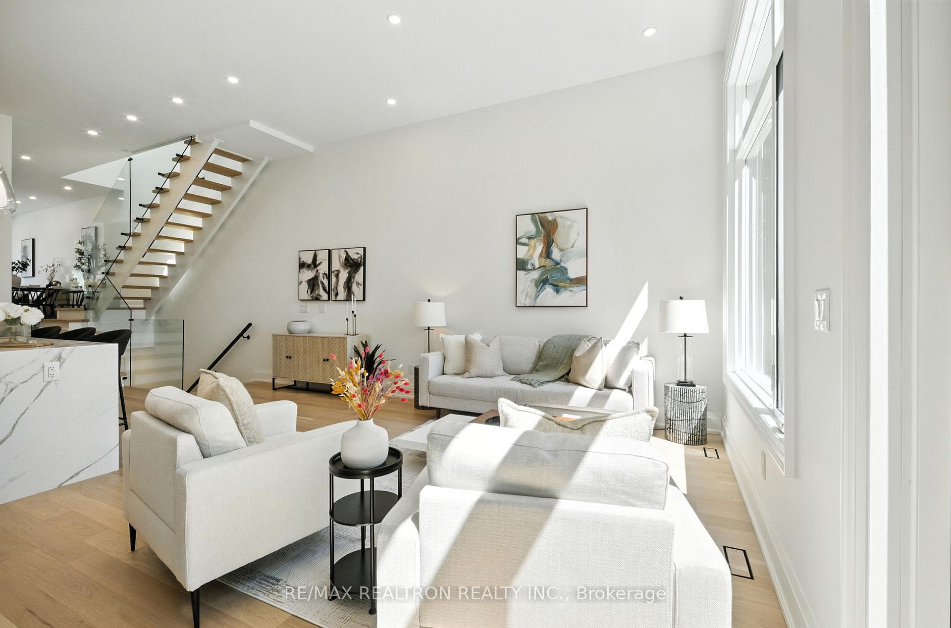 Photo 22 of 7B Bracebridge Avenue, Toronto, Woodbine-Lumsden — HOMEH