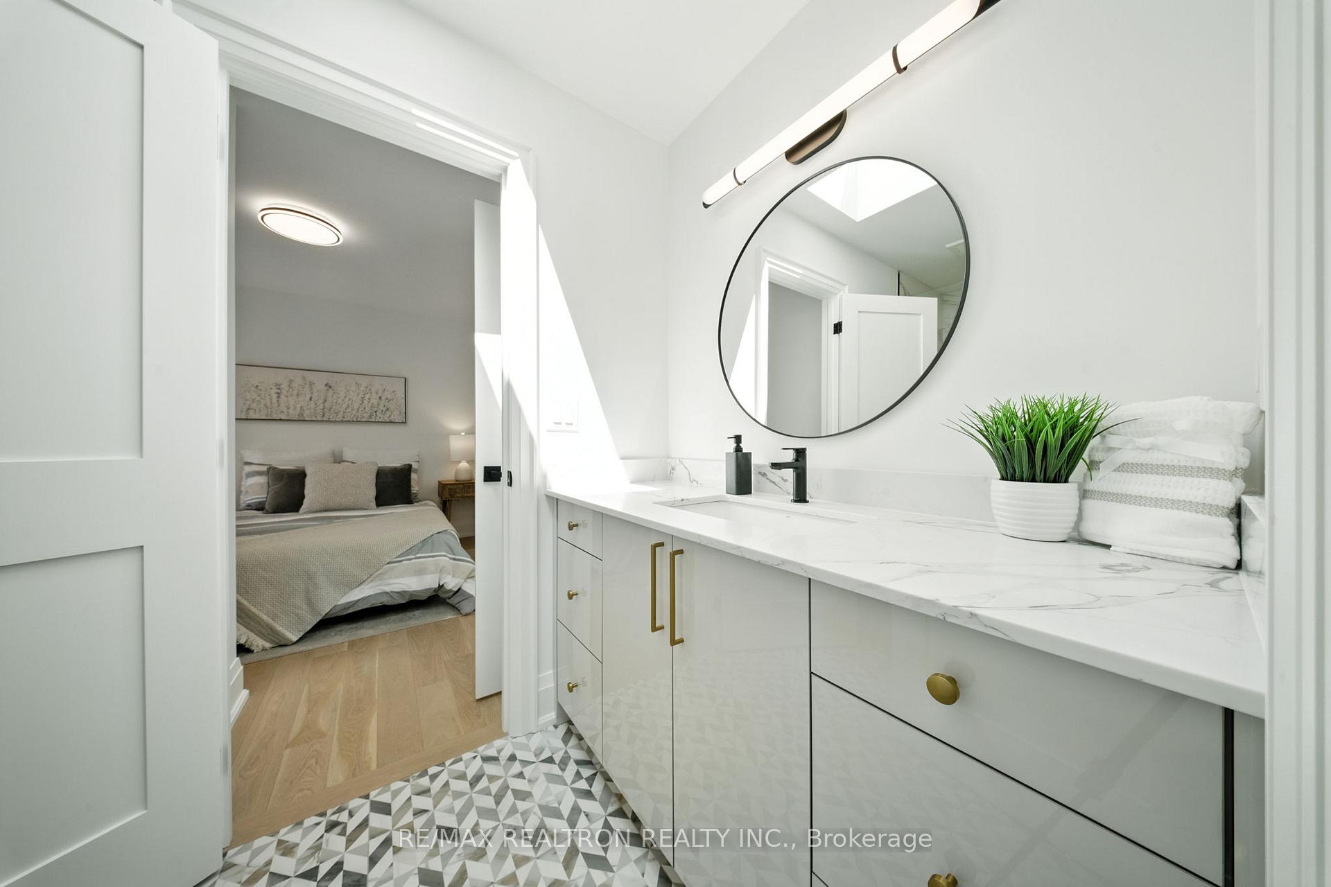 Photo 32 of 7B Bracebridge Avenue, Toronto, Woodbine-Lumsden — HOMEH