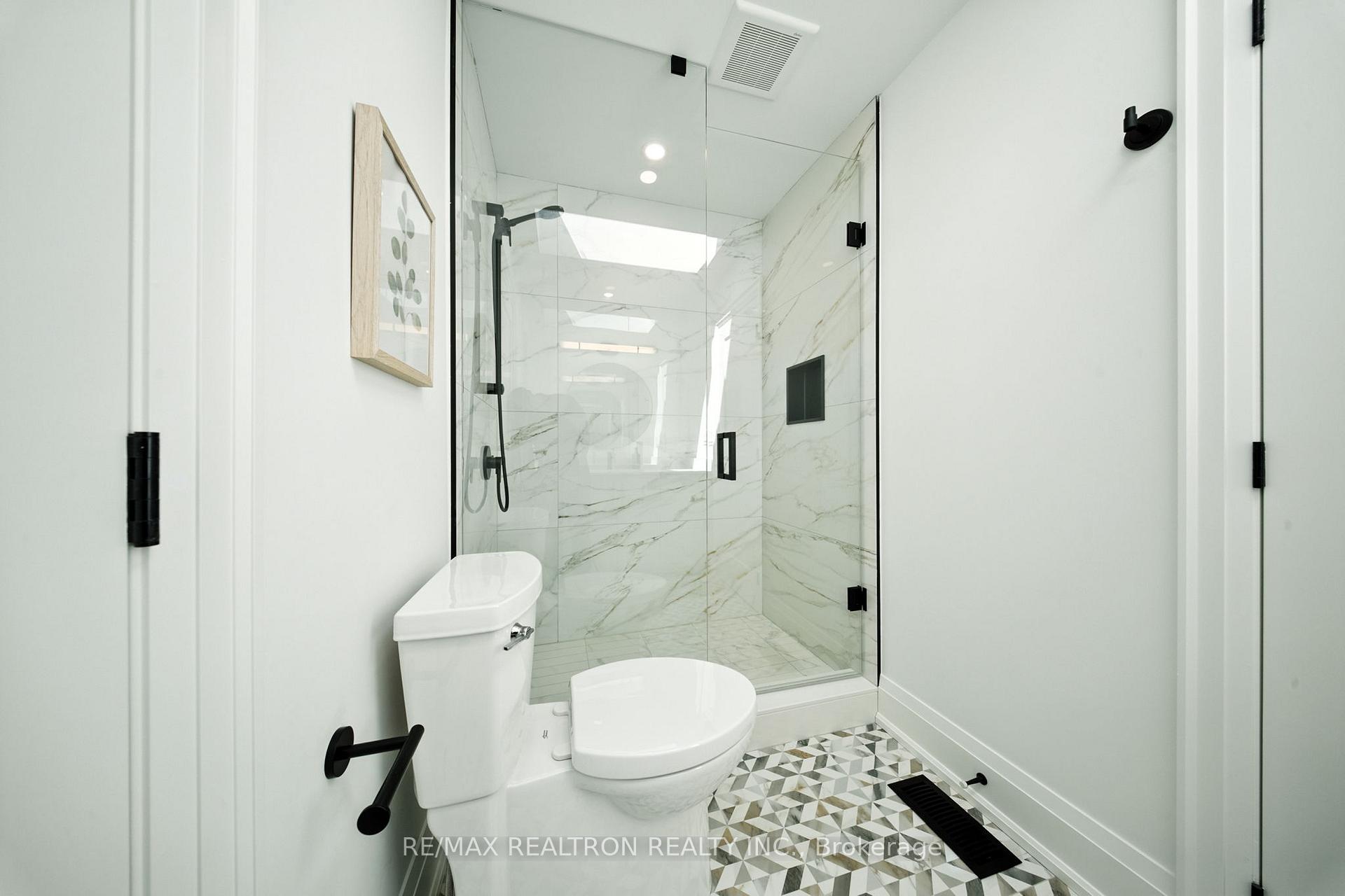 Photo 33 of 7B Bracebridge Avenue, Toronto, Woodbine-Lumsden — HOMEH