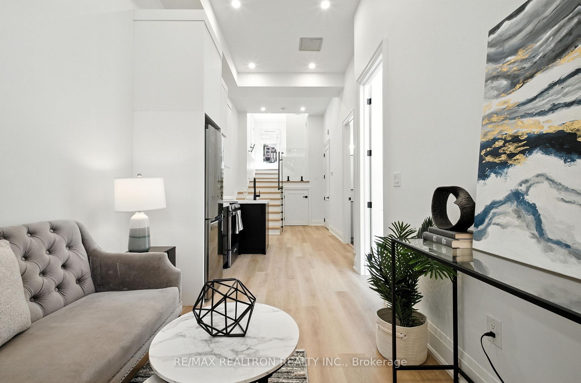 Photo 45 of 7B Bracebridge Avenue, Toronto, Woodbine-Lumsden — HOMEH