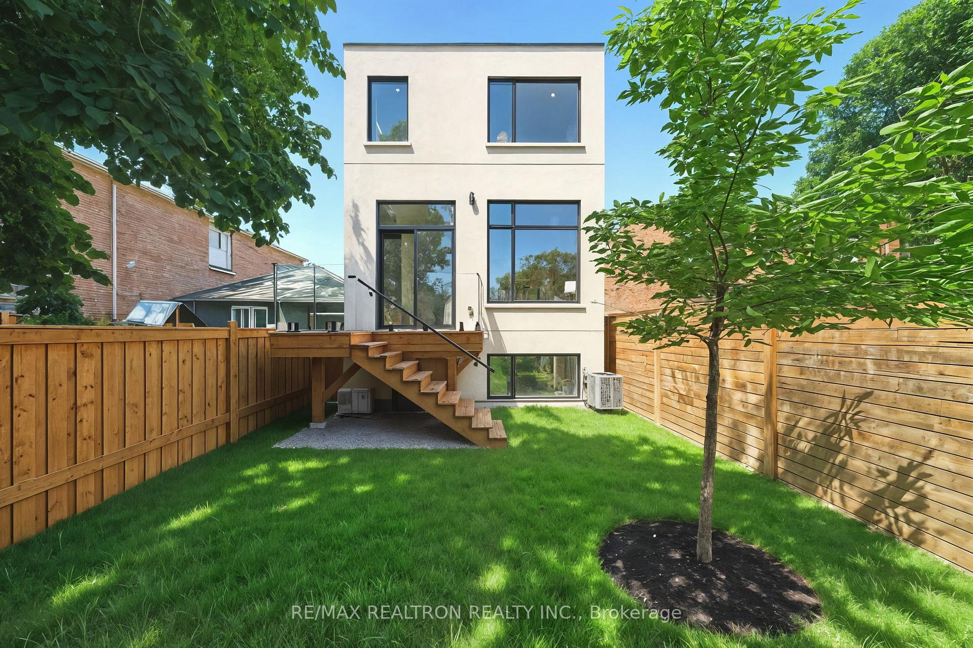 Photo 47 of 7B Bracebridge Avenue, Toronto, Woodbine-Lumsden — HOMEH