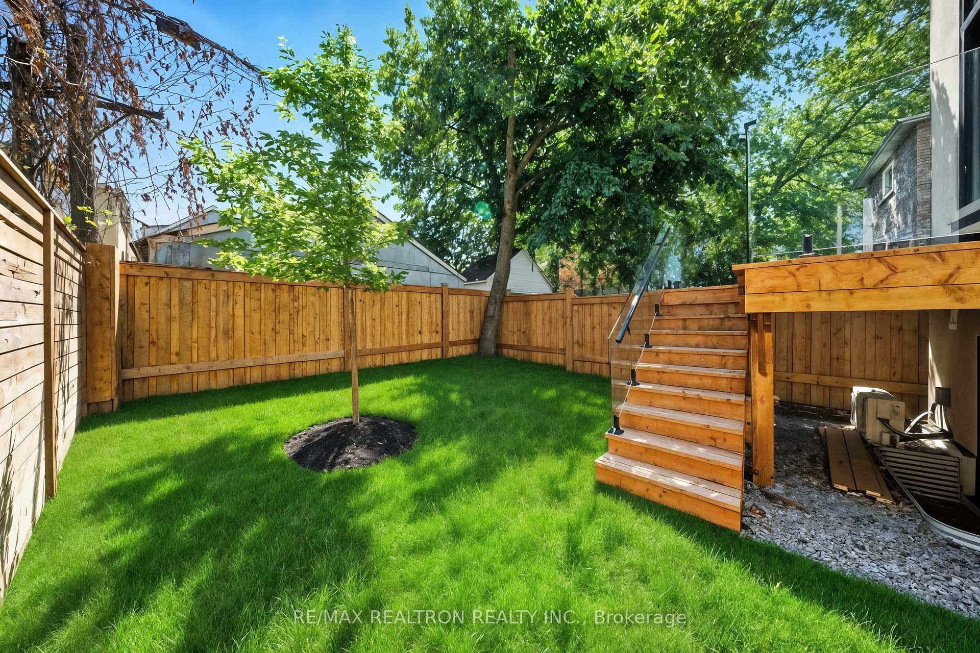 Photo 48 of 7B Bracebridge Avenue, Toronto, Woodbine-Lumsden — HOMEH