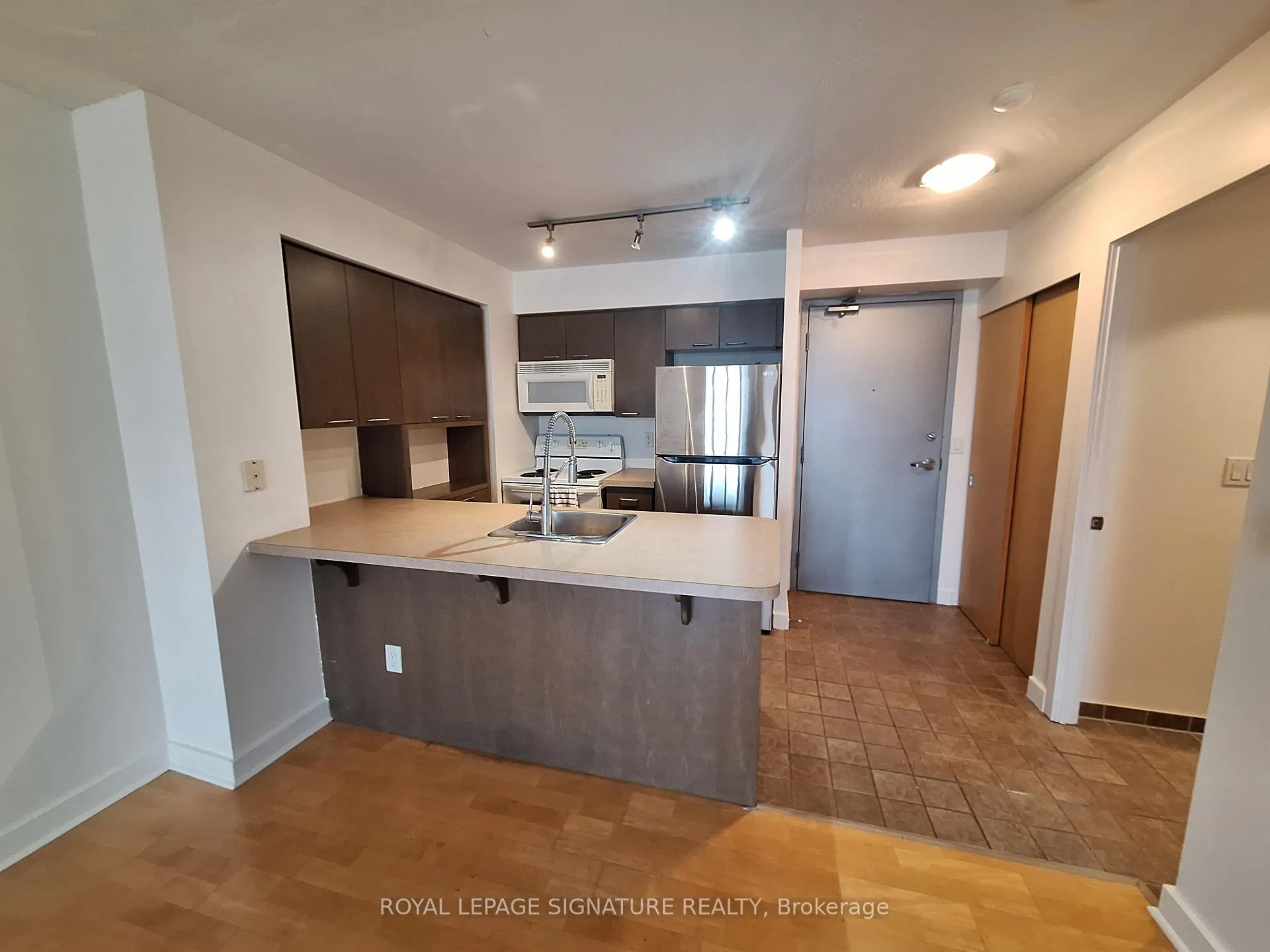 Photo 3 of Unit 1516, 255 Richmond Street E, Toronto, Moss Park — HOMEH