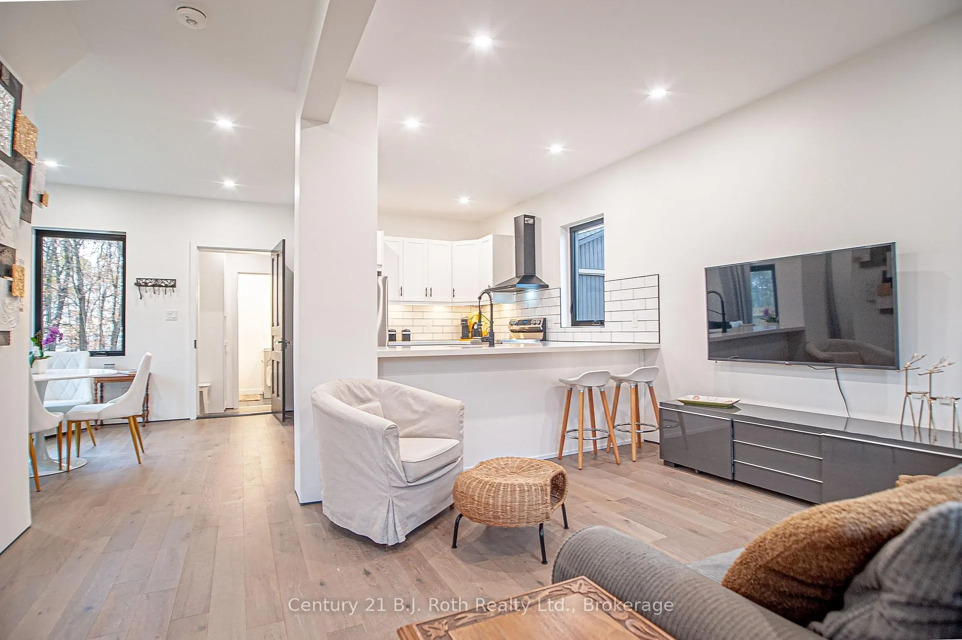 Photo 8 of 381 Olive Street, Midland — HOMEH