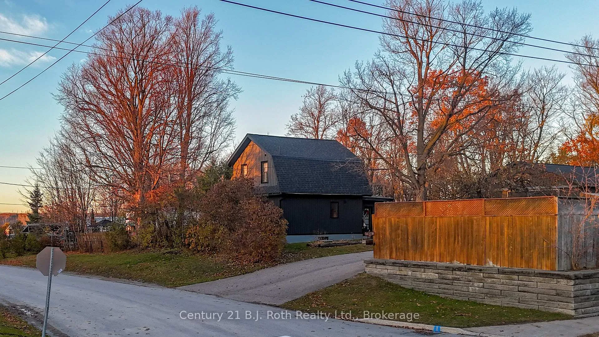 Photo 15 of 381 Olive Street, Midland — HOMEH