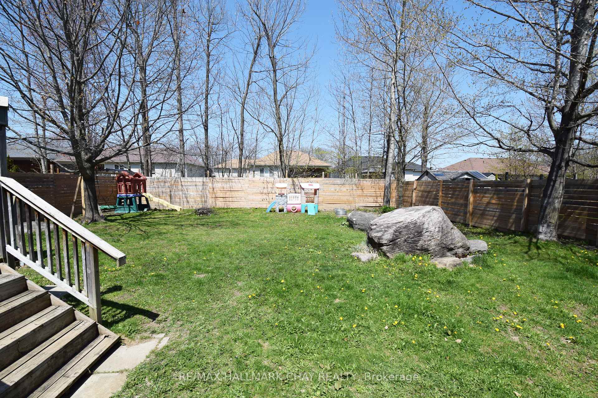 Photo 5 of 68 Anderson Crescent, Tay, Victoria Harbour — HOMEH