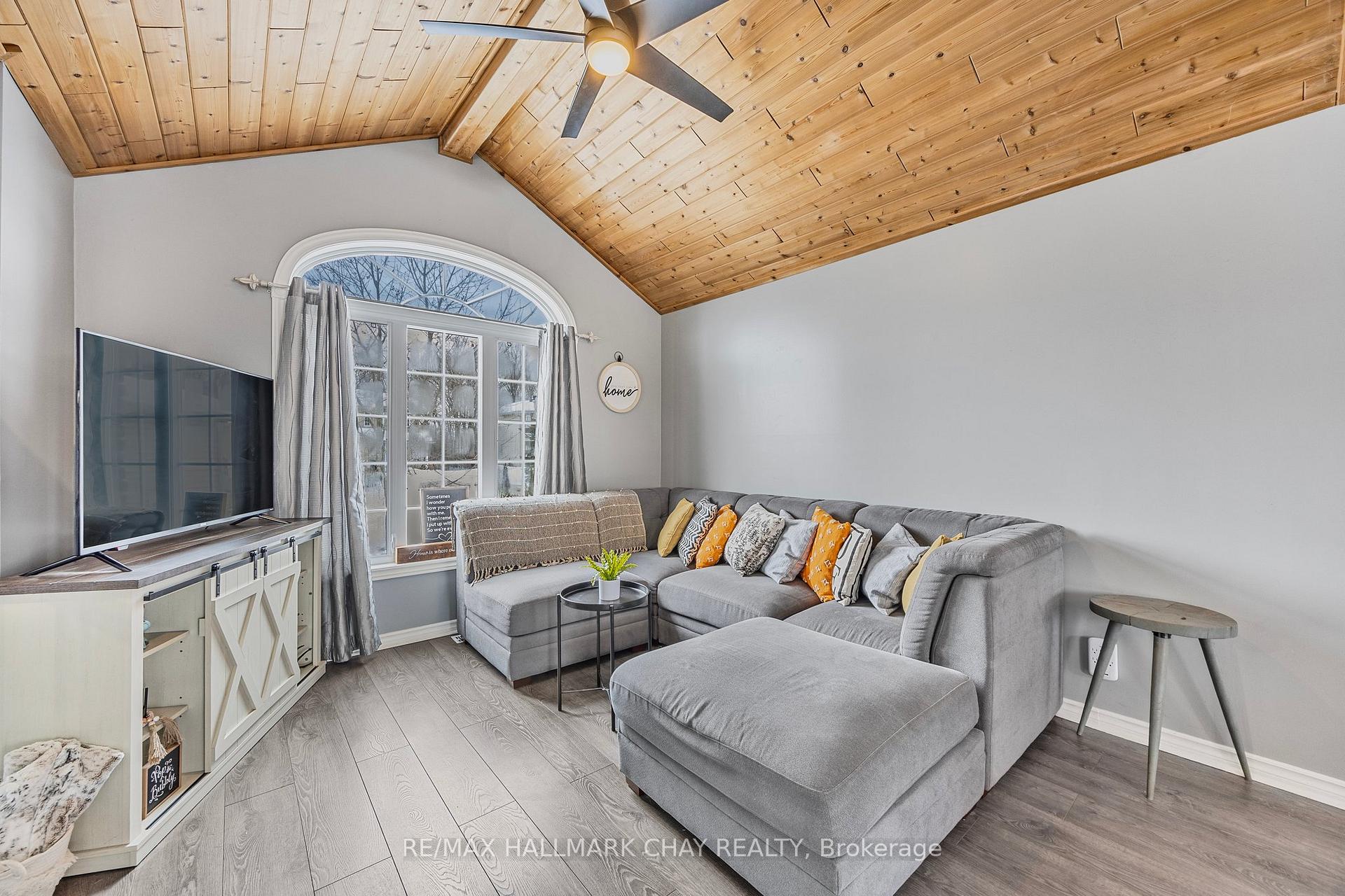 Photo 10 of 68 Anderson Crescent, Tay, Victoria Harbour — HOMEH