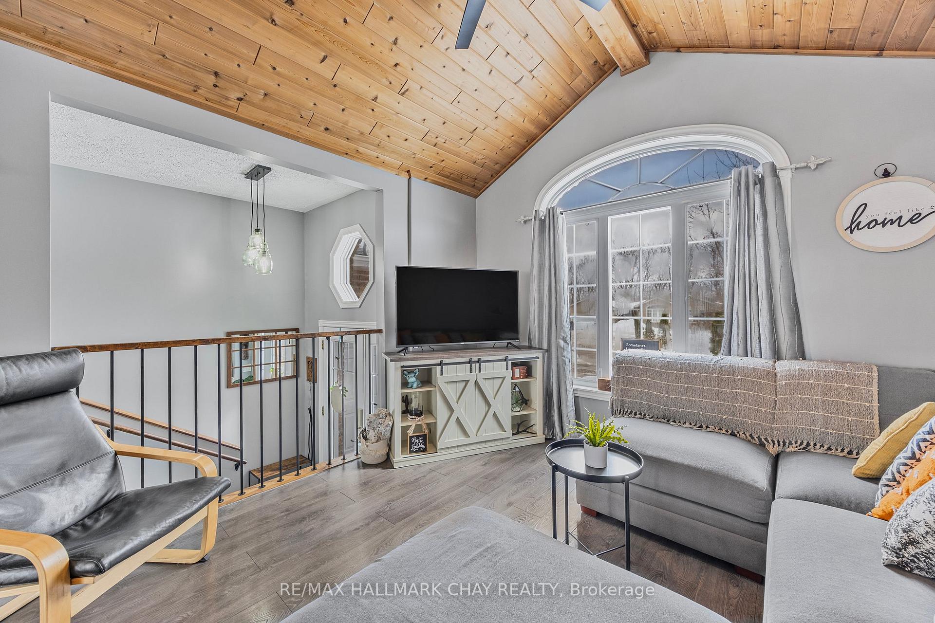 Photo 12 of 68 Anderson Crescent, Tay, Victoria Harbour — HOMEH