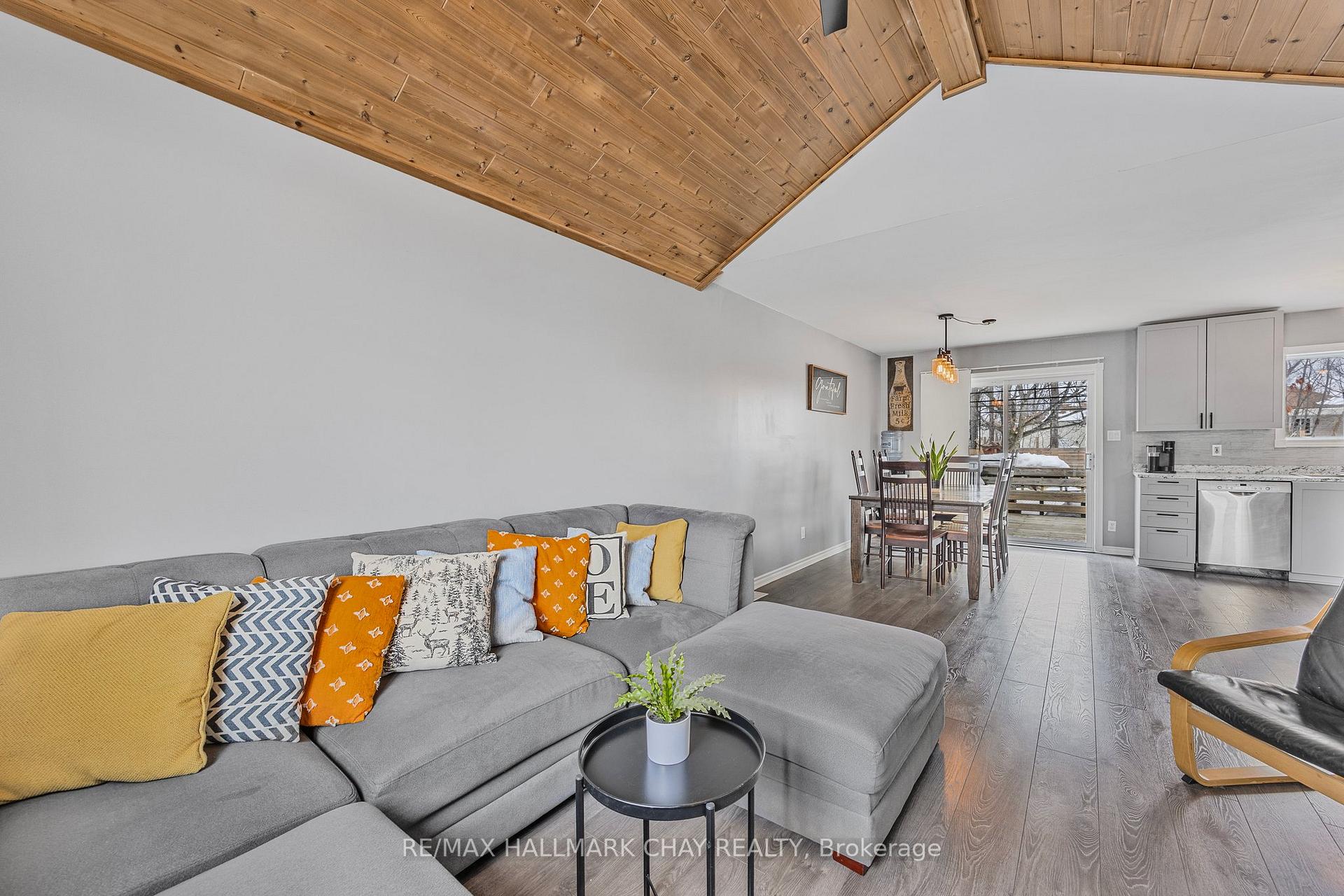 Photo 13 of 68 Anderson Crescent, Tay, Victoria Harbour — HOMEH