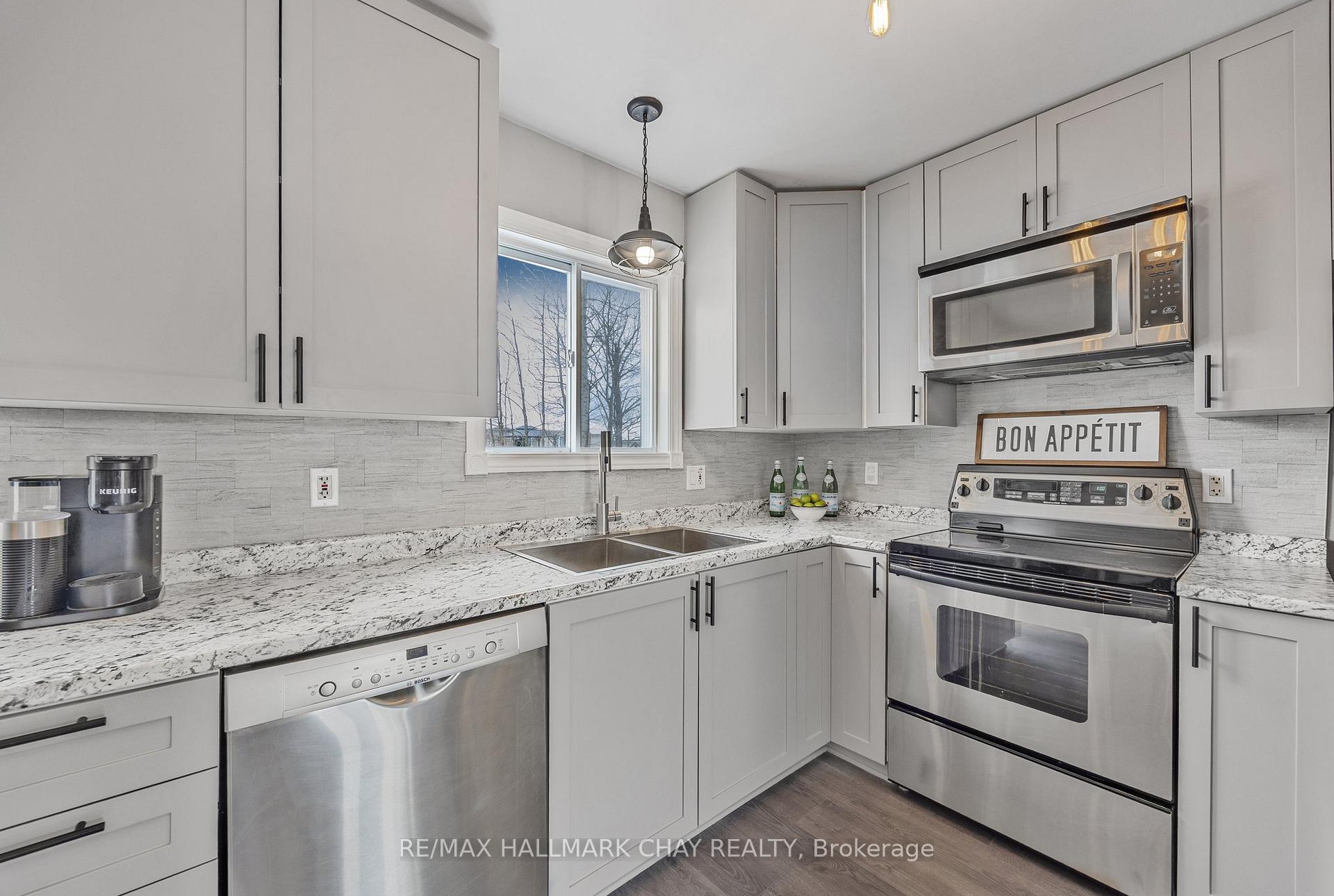 Photo 20 of 68 Anderson Crescent, Tay, Victoria Harbour — HOMEH