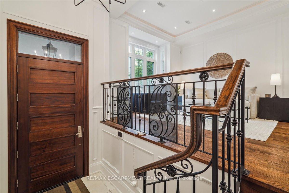 Photo 3 of 34 Joicey Boulevard, Toronto, Bedford Park-Nortown — HOMEH