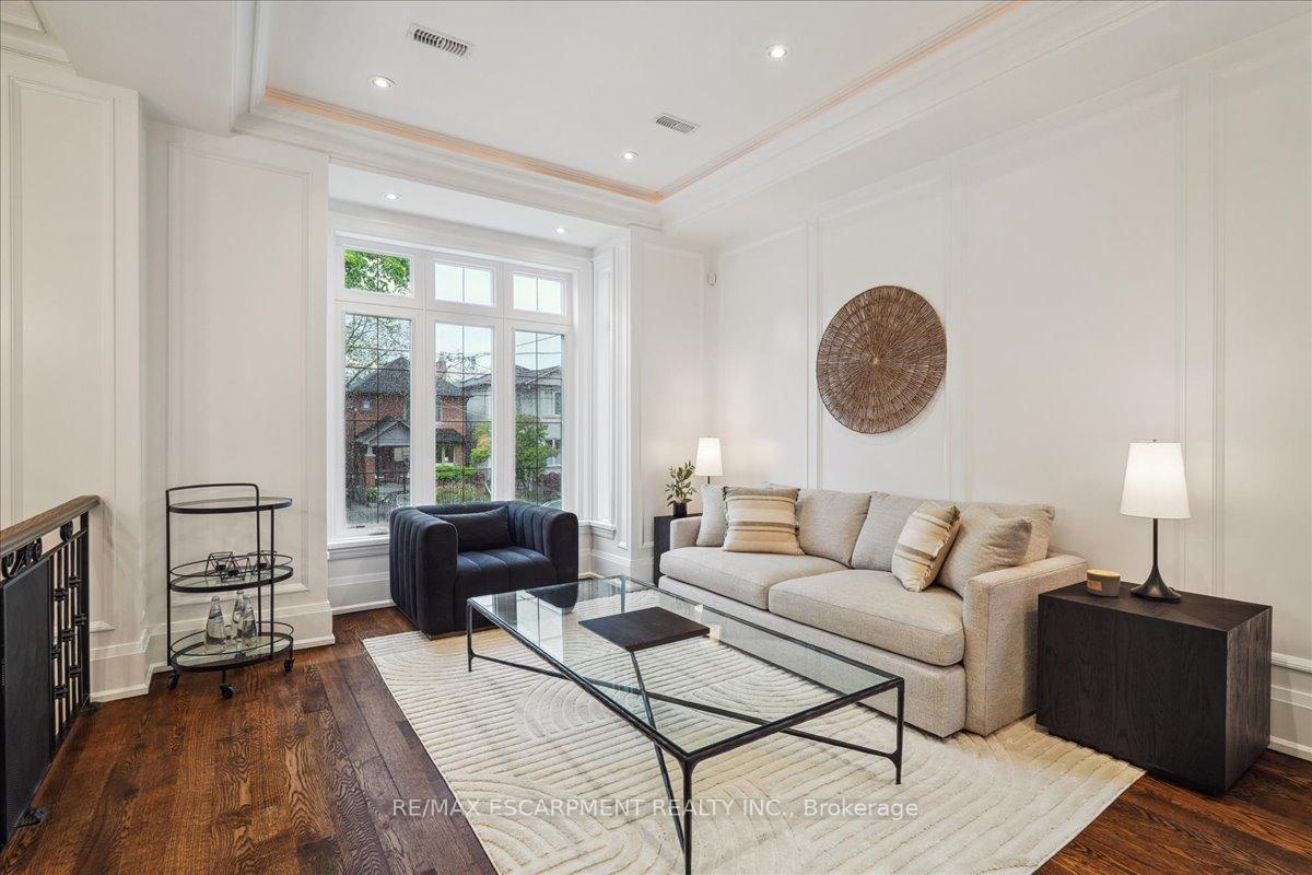 Photo 4 of 34 Joicey Boulevard, Toronto, Bedford Park-Nortown — HOMEH