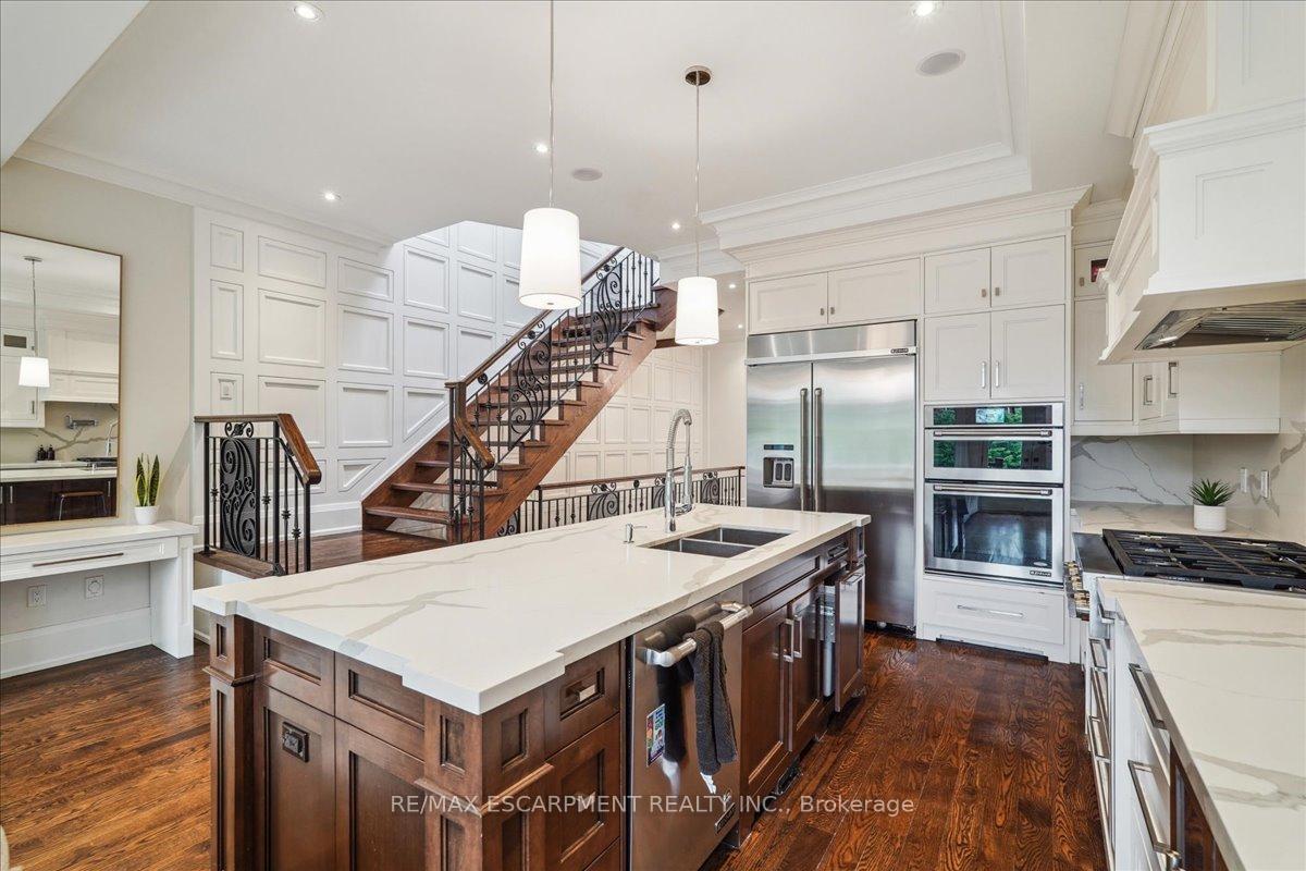Photo 12 of 34 Joicey Boulevard, Toronto, Bedford Park-Nortown — HOMEH
