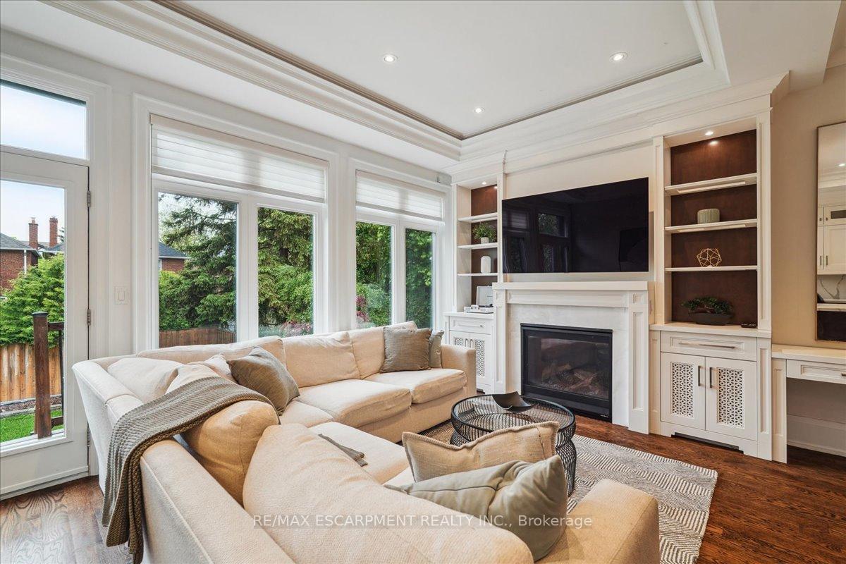 Photo 13 of 34 Joicey Boulevard, Toronto, Bedford Park-Nortown — HOMEH