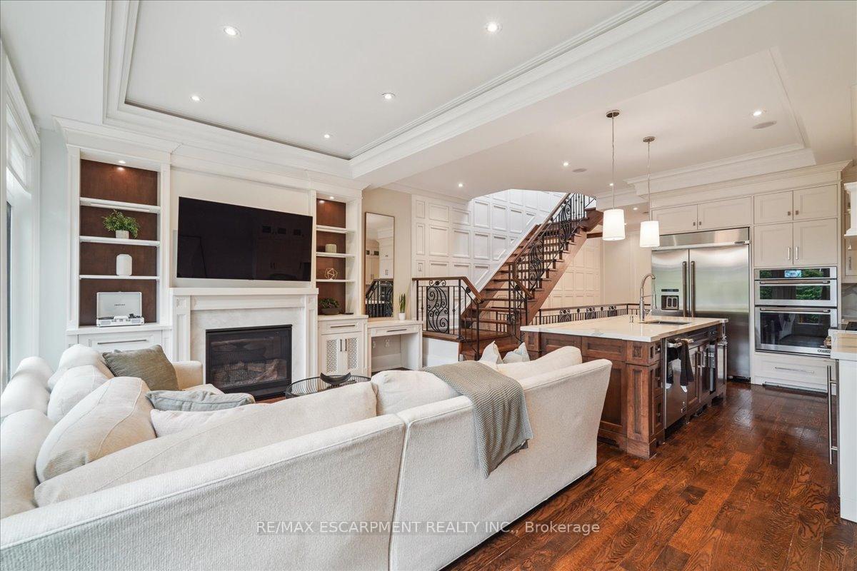 Photo 15 of 34 Joicey Boulevard, Toronto, Bedford Park-Nortown — HOMEH