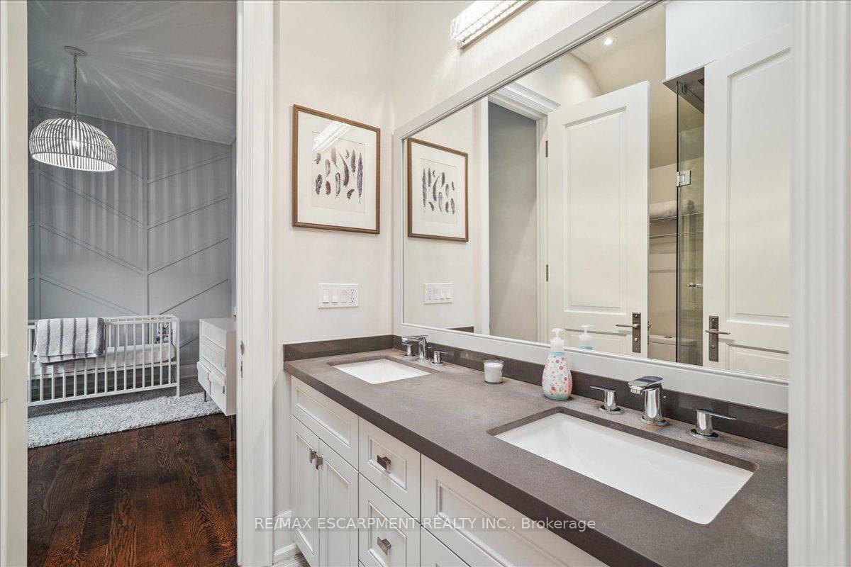 Photo 24 of 34 Joicey Boulevard, Toronto, Bedford Park-Nortown — HOMEH