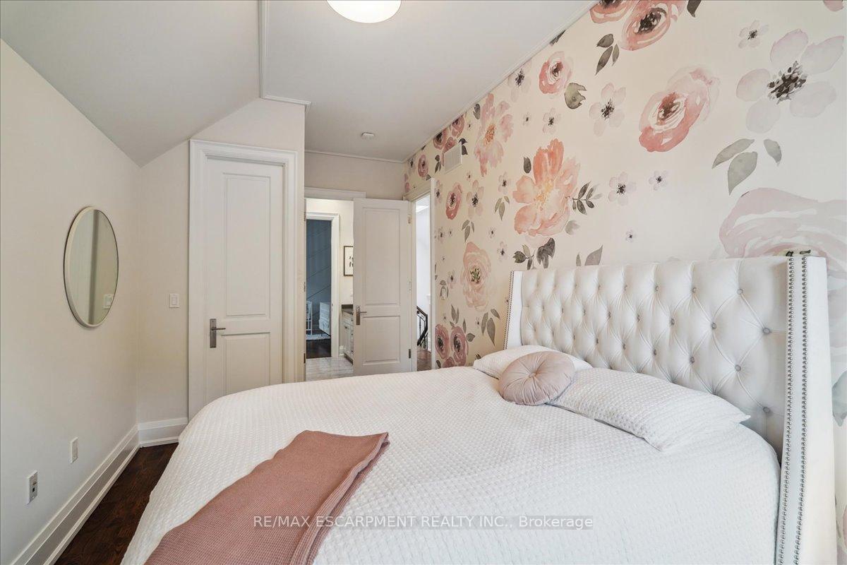 Photo 26 of 34 Joicey Boulevard, Toronto, Bedford Park-Nortown — HOMEH