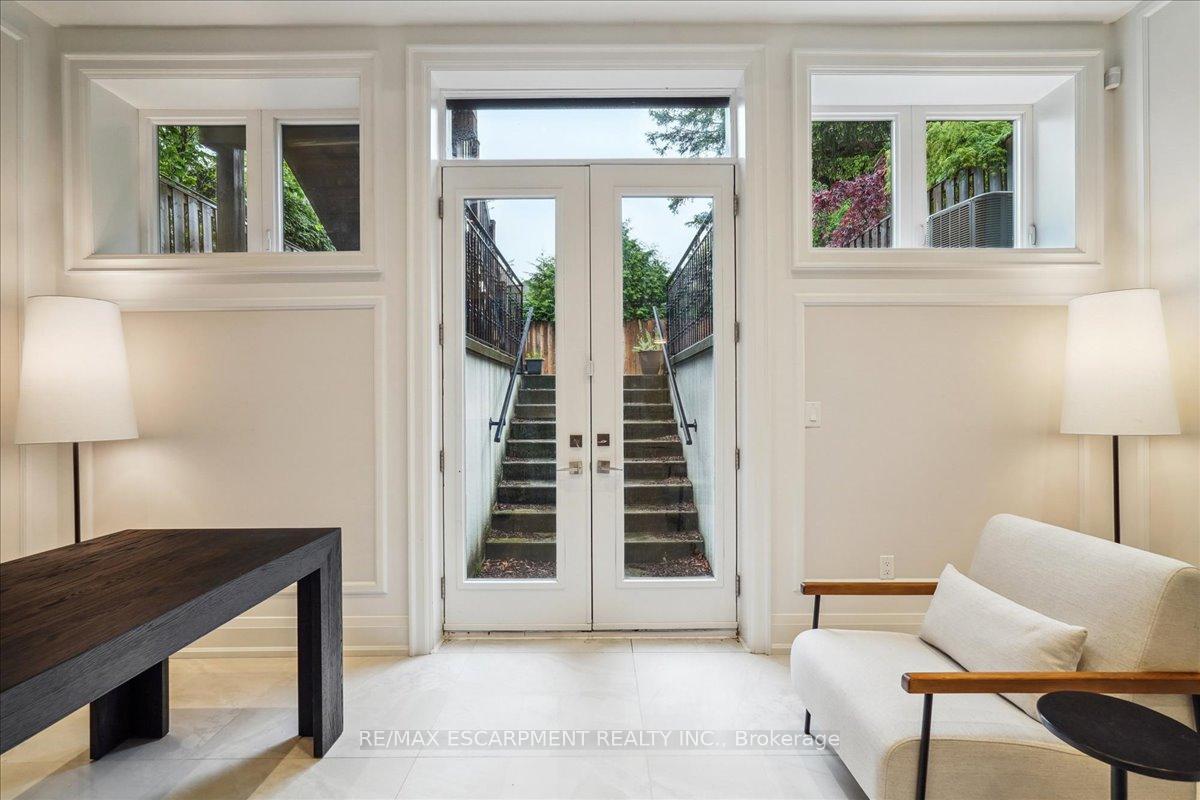 Photo 32 of 34 Joicey Boulevard, Toronto, Bedford Park-Nortown — HOMEH