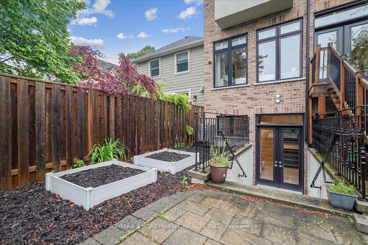 Photo 36 of 34 Joicey Boulevard, Toronto, Bedford Park-Nortown — HOMEH