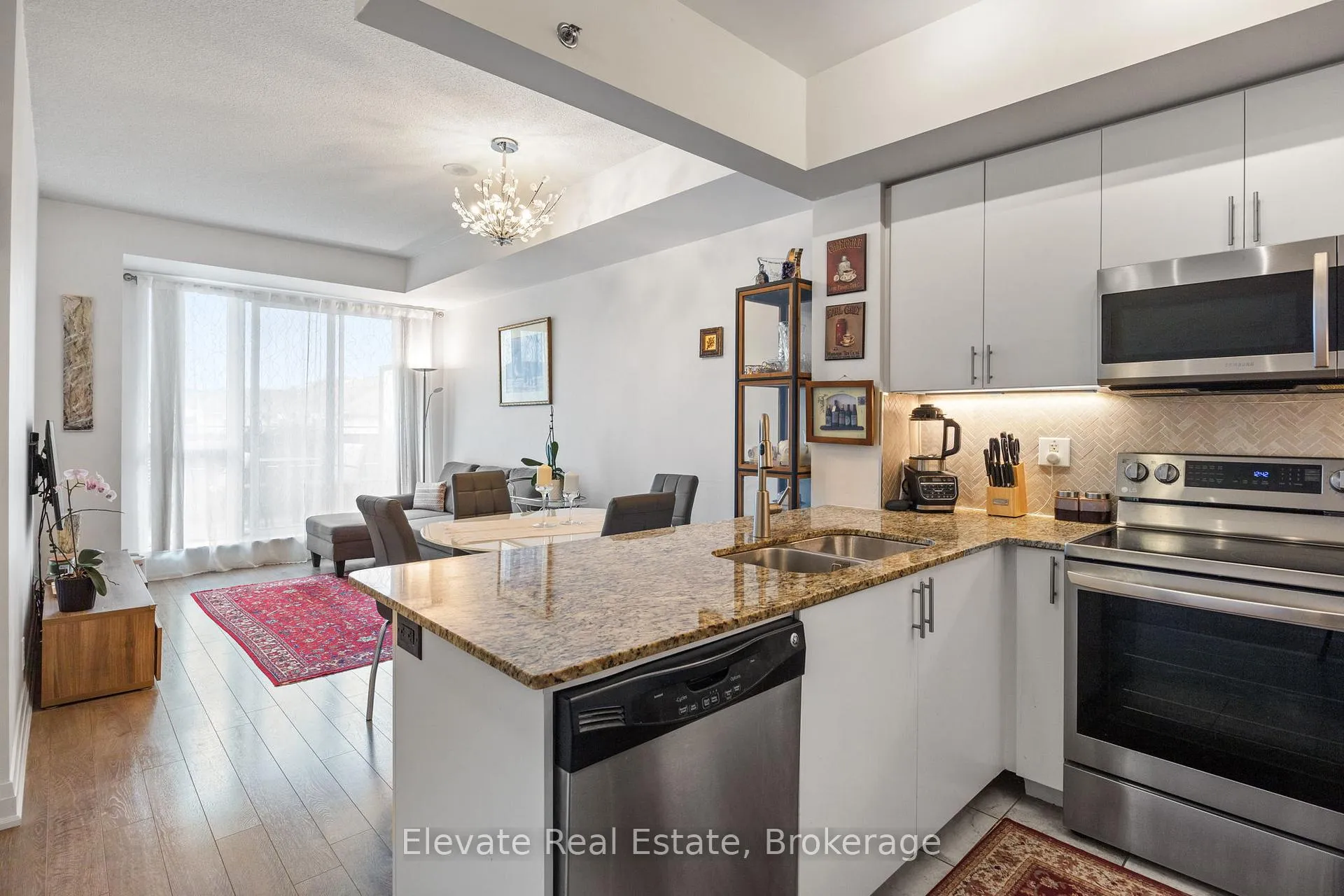 Front of Unit 314, 520 Steeles Avenue W