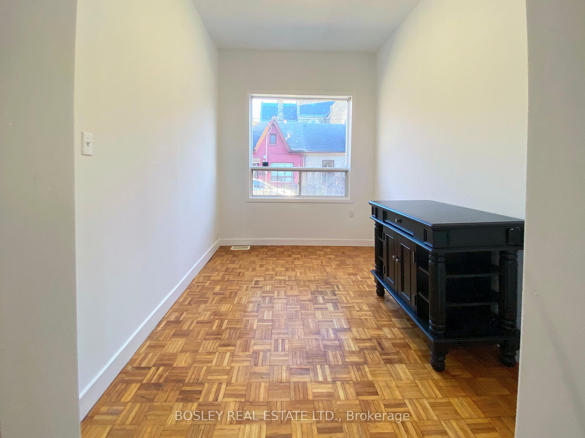 Photo 4 of 44 Henderson Avenue W, Toronto, Trinity-Bellwoods — HOMEH