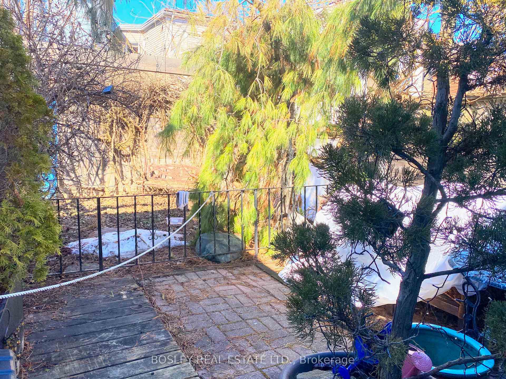 Photo 10 of 44 Henderson Avenue W, Toronto, Trinity-Bellwoods — HOMEH