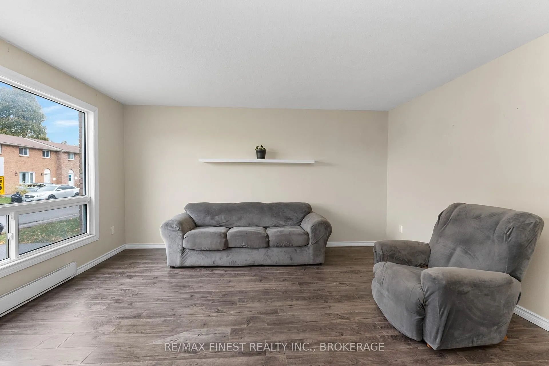 Photo 6 of Unit 72, 2 Rosemund Crescent, Kingston, West of Sir John A. Blvd — HOMEH