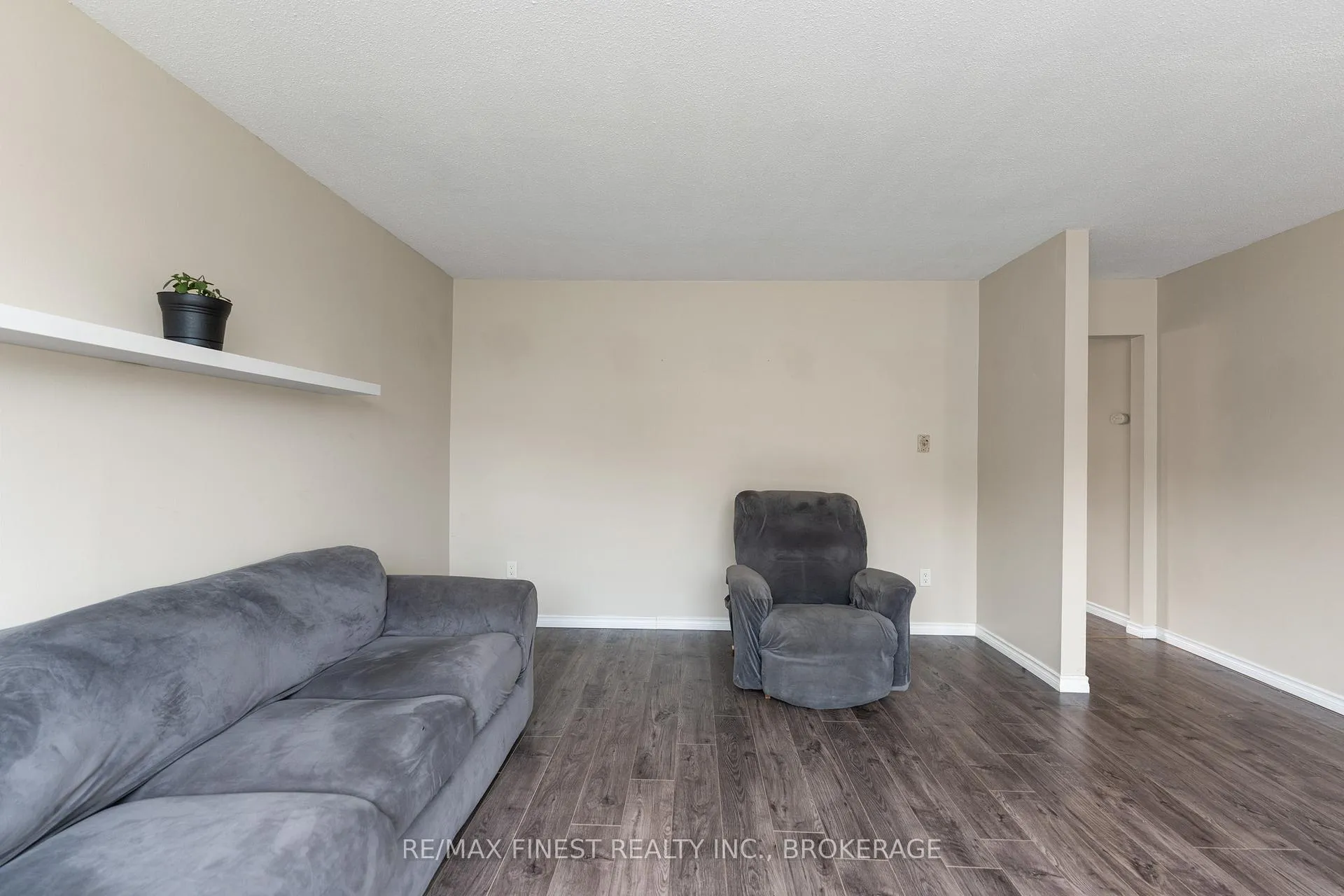 Photo 7 of Unit 72, 2 Rosemund Crescent, Kingston, West of Sir John A. Blvd — HOMEH