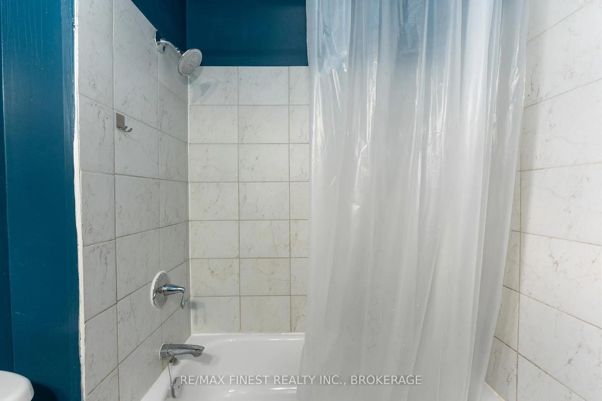 Photo 33 of Unit 72, 2 Rosemund Crescent, Kingston, West of Sir John A. Blvd — HOMEH