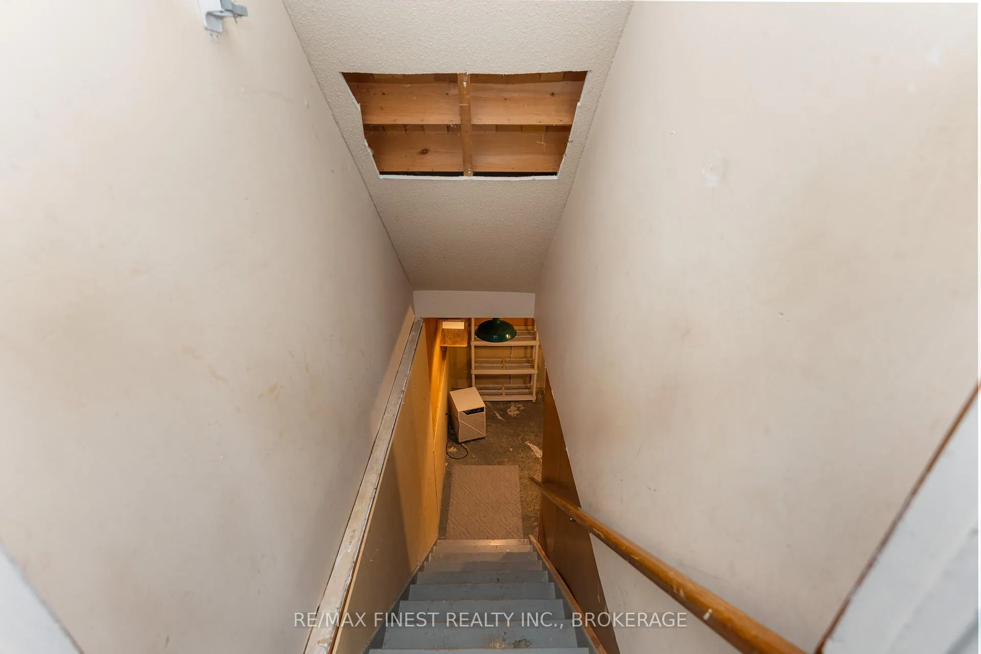 Photo 35 of Unit 72, 2 Rosemund Crescent, Kingston, West of Sir John A. Blvd — HOMEH