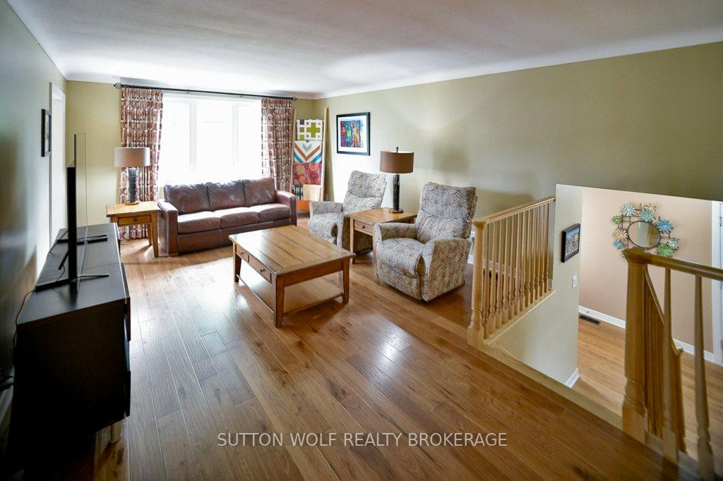 Photo 4 of 234 Riverview Drive, Strathroy-Caradoc, NE — HOMEH