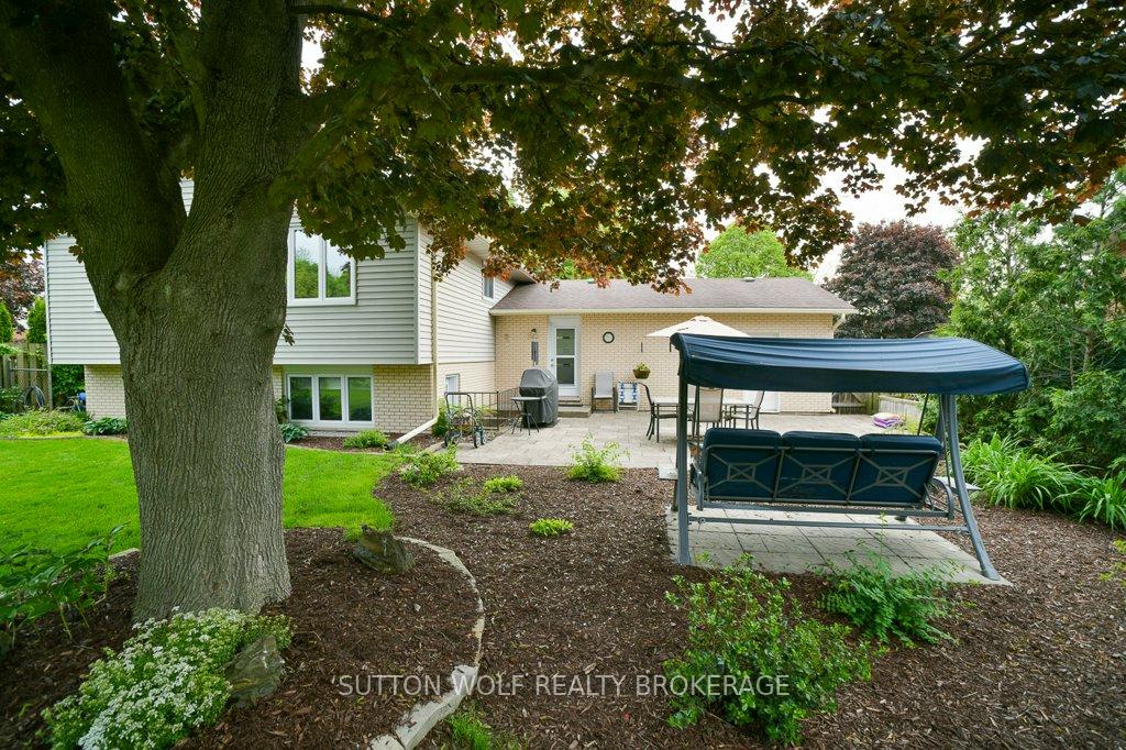 Photo 34 of 234 Riverview Drive, Strathroy-Caradoc, NE — HOMEH