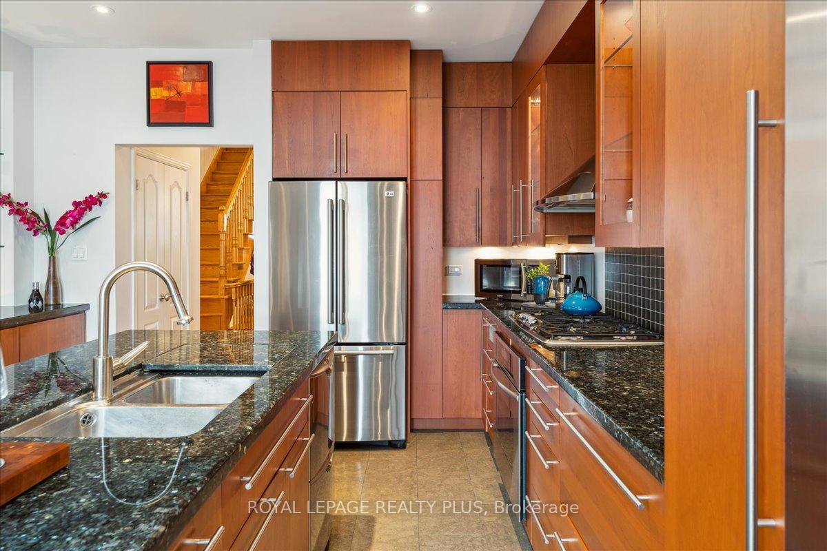 Photo 9 of 138C Euclid Avenue, Toronto, Trinity-Bellwoods — HOMEH