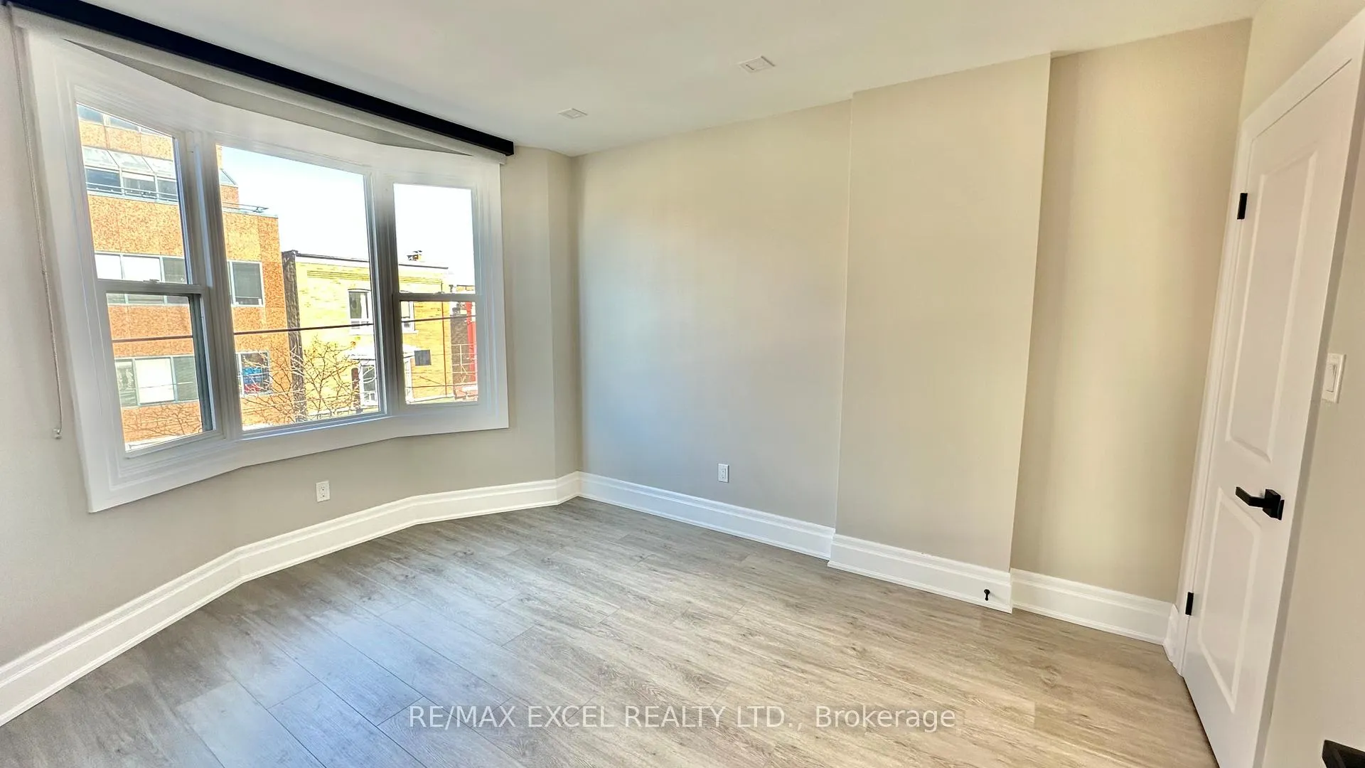 Photo 3 of Unit 3, 617 College Street, Toronto, Trinity-Bellwoods — HOMEH